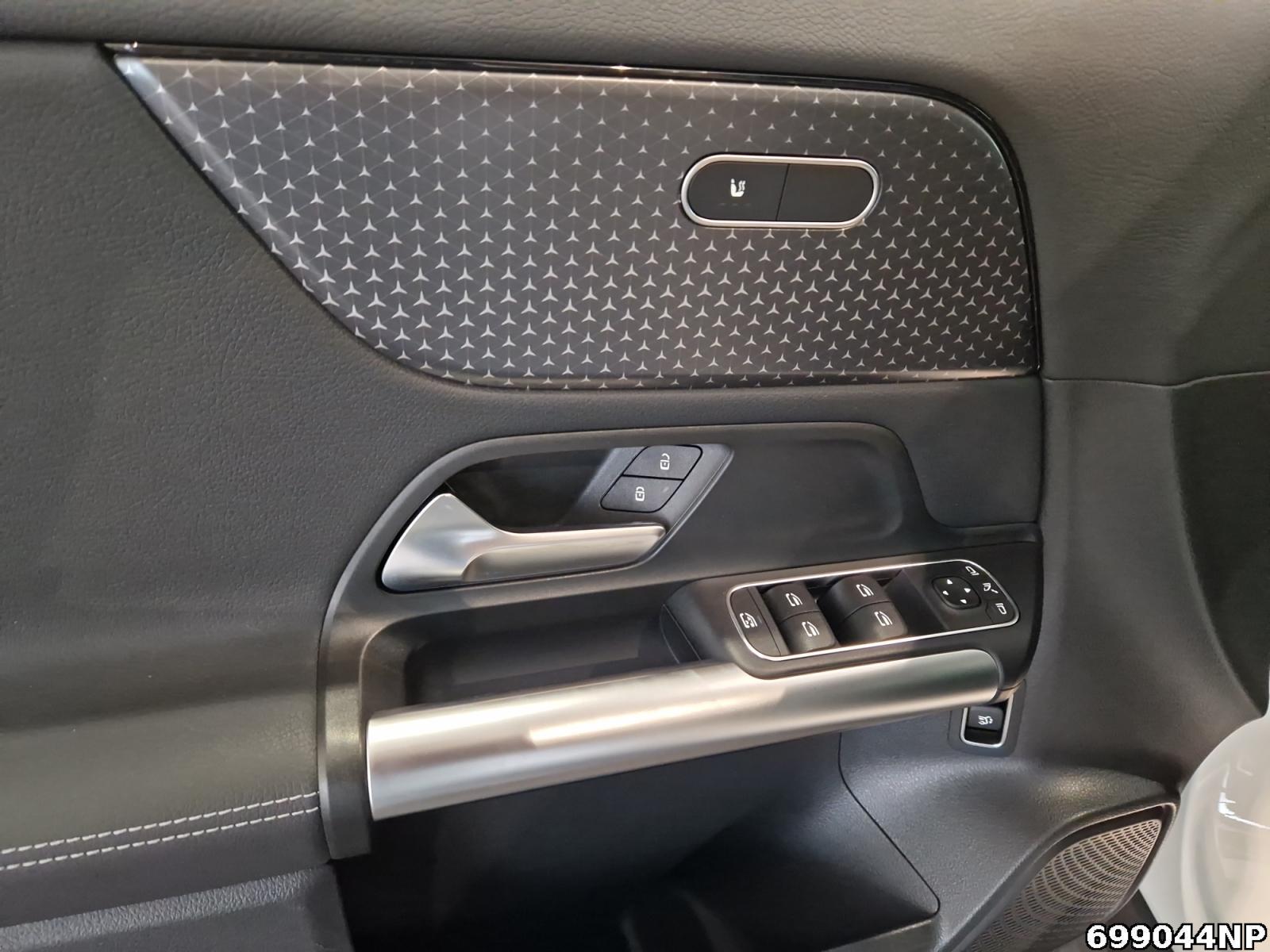 Fahrzeugabbildung Mercedes-Benz GLA 180 d Progressive AHK Kamera Lenkradhzg LED