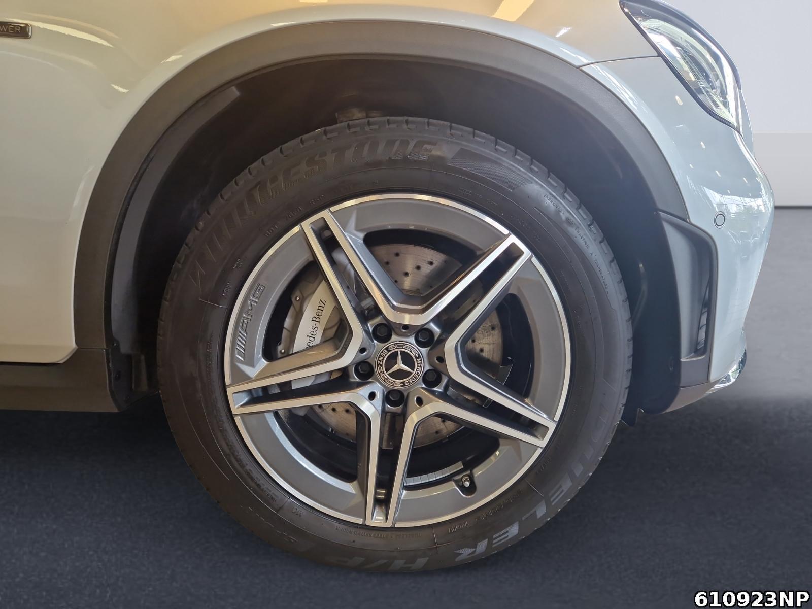 Fahrzeugabbildung Mercedes-Benz GLC 300 e 4M AMG