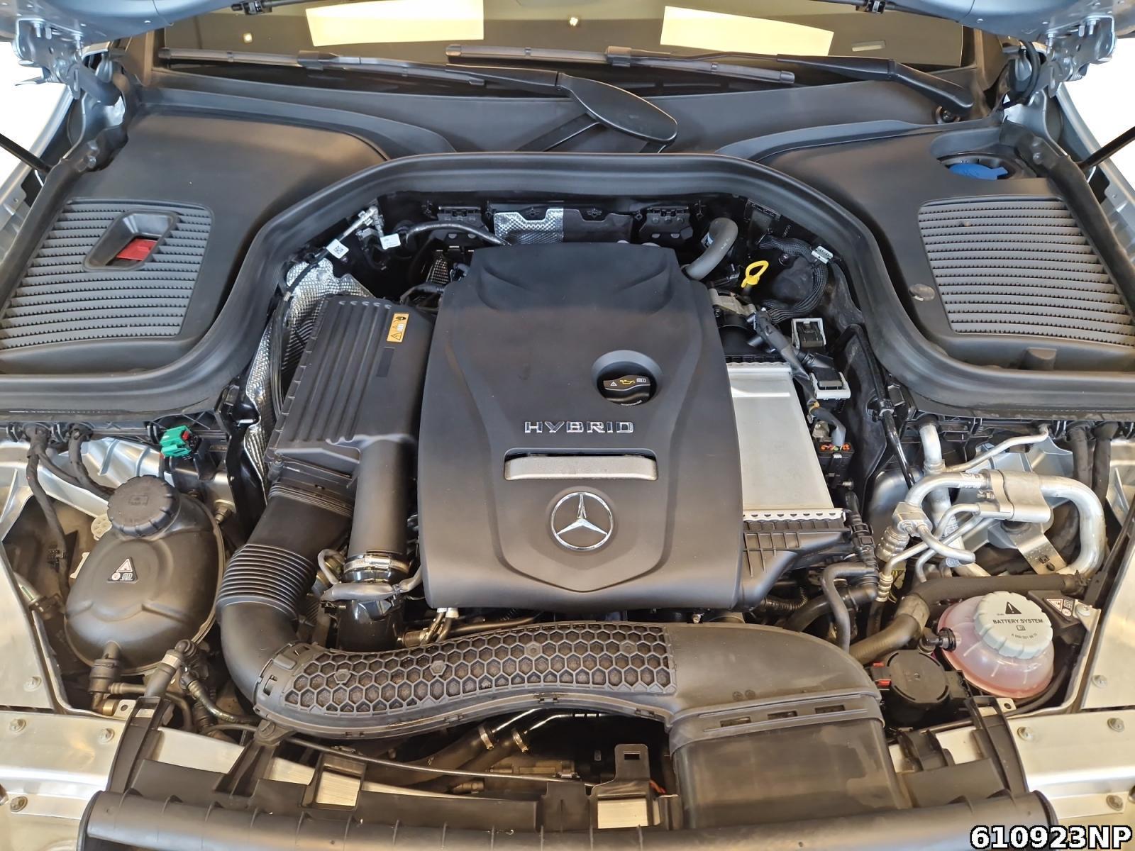 Fahrzeugabbildung Mercedes-Benz GLC 300 e 4M AMG