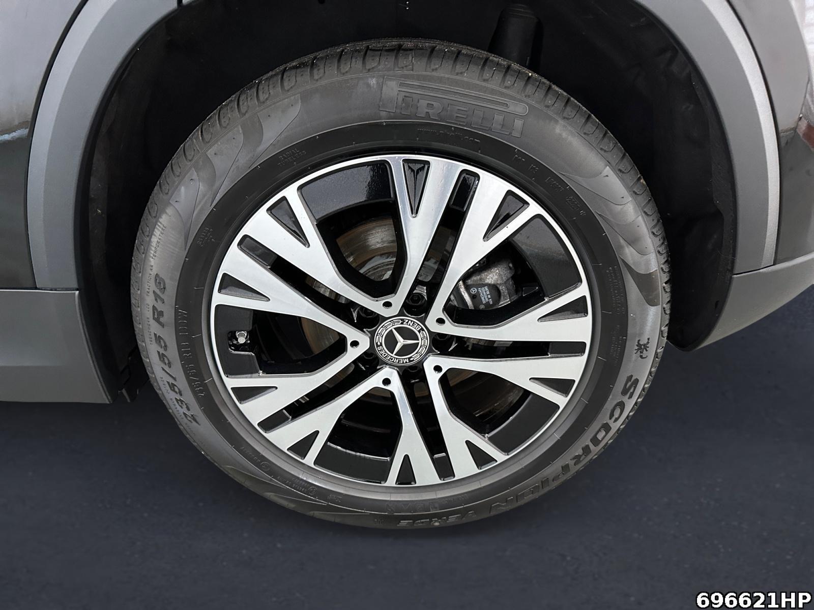 Fahrzeugabbildung Mercedes-Benz GLA 200 d Progressive AHK Kamera Easypack Distr