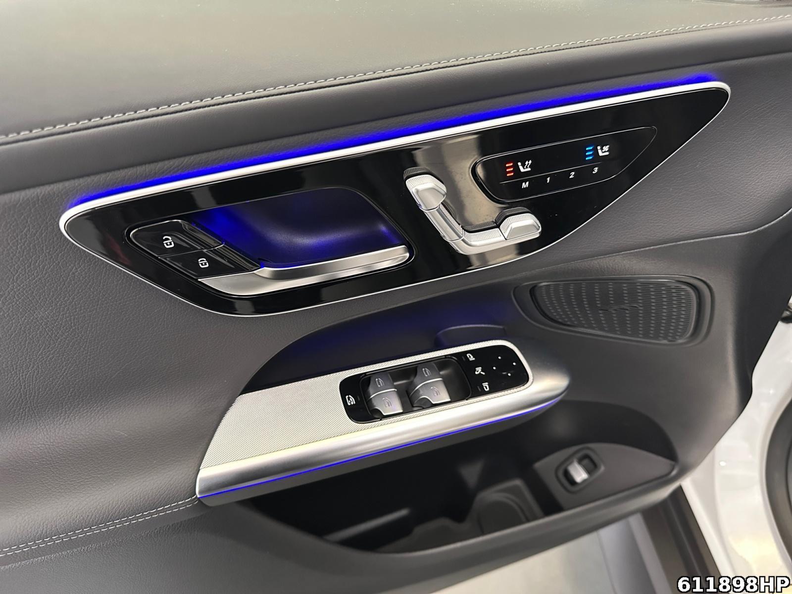 Fahrzeugabbildung Mercedes-Benz GLC 300 de 4M AMG Coupé Pano AHK Keyless Memory