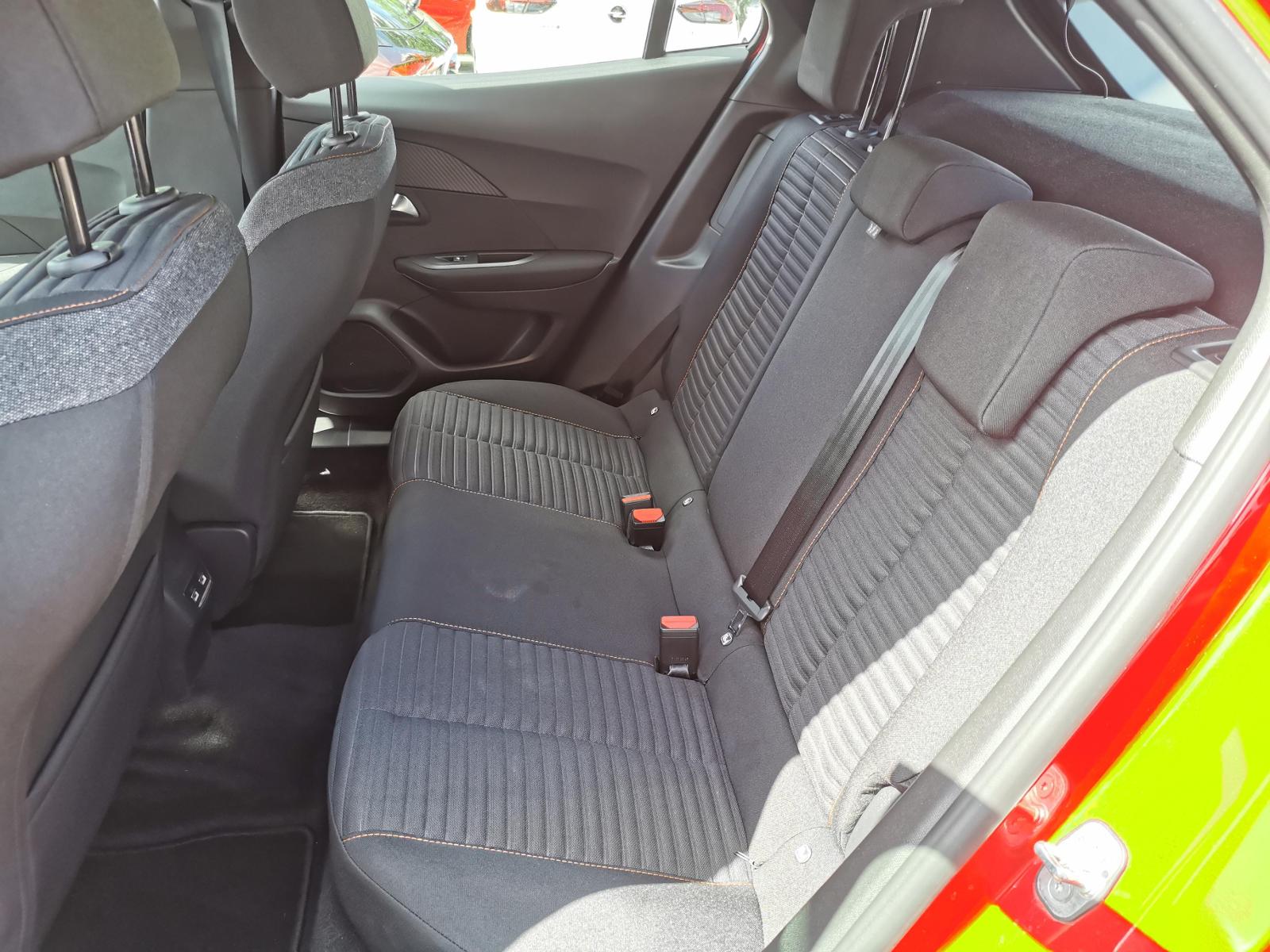 Fahrzeugabbildung Peugeot 2008 Active Pack+USB+PDC+KLIMA+DAB