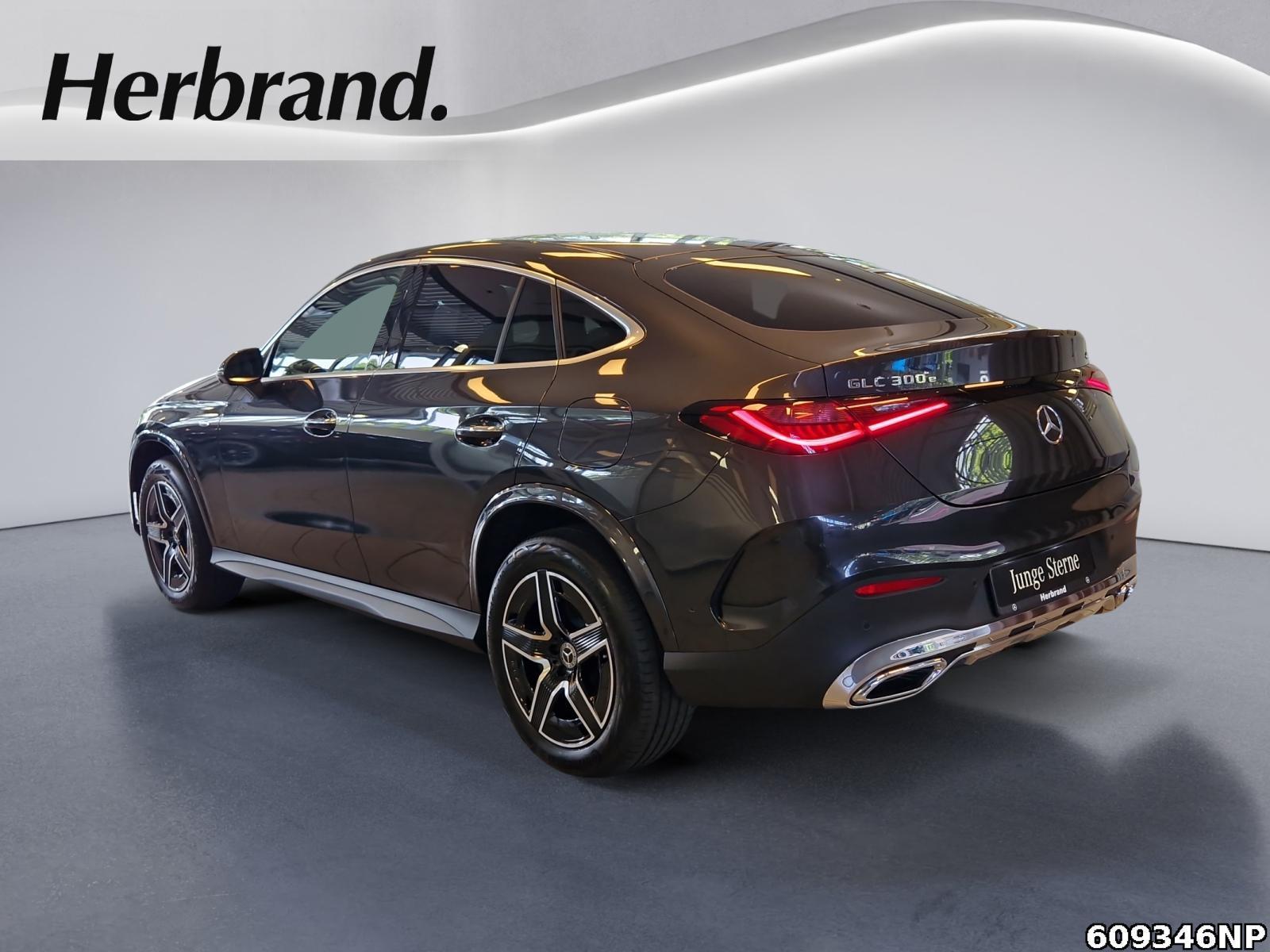 Fahrzeugabbildung Mercedes-Benz GLC 300 e 4M AMG Coupé AHK DIGITAL Distronic+