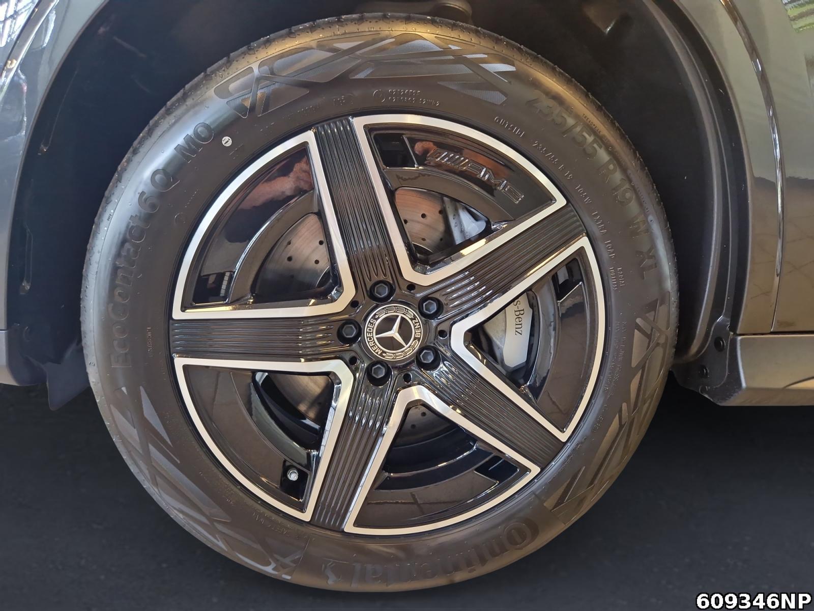 Fahrzeugabbildung Mercedes-Benz GLC 300 e 4M AMG Coupé AHK DIGITAL Distronic+