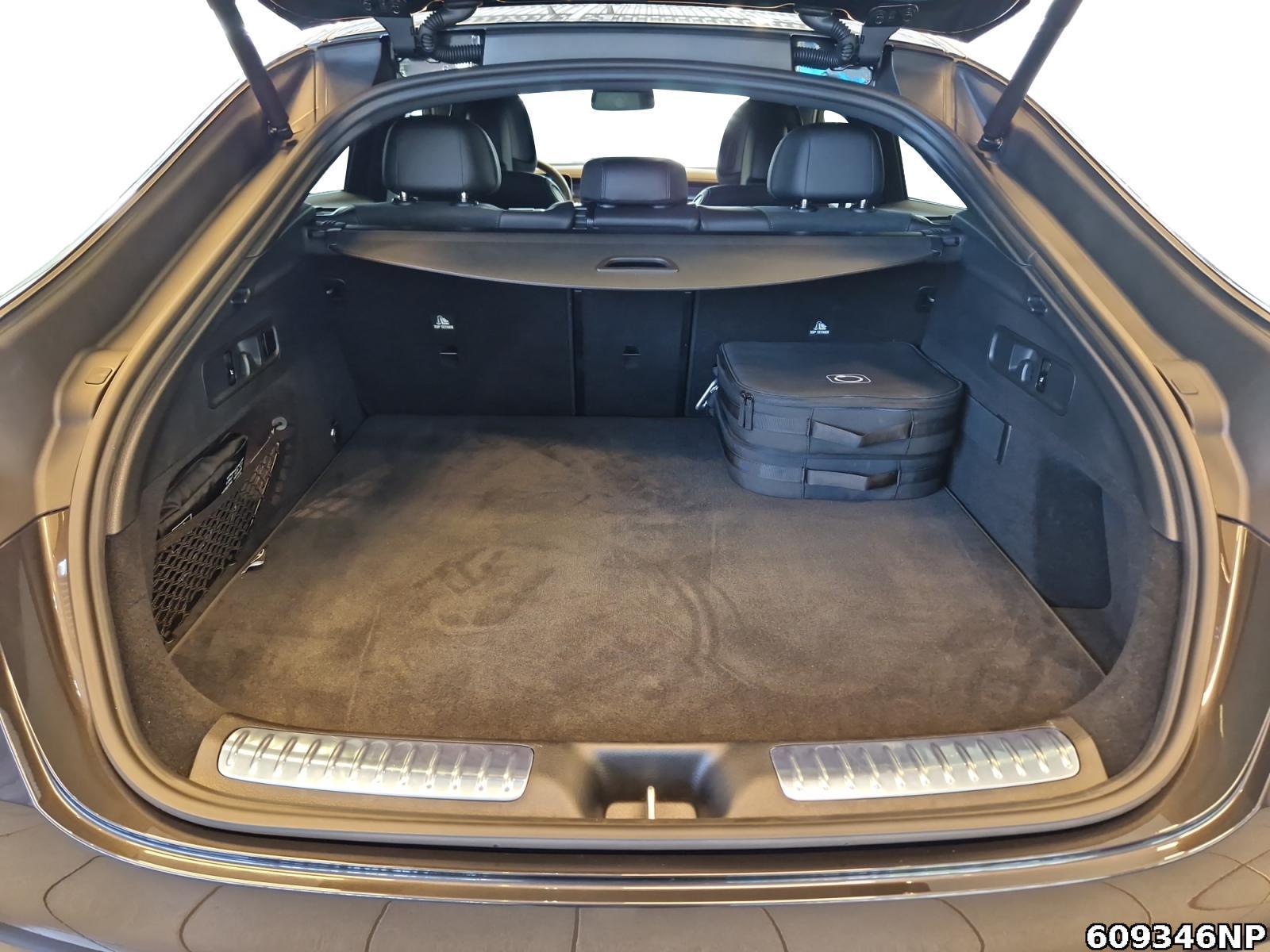 Fahrzeugabbildung Mercedes-Benz GLC 300 e 4M AMG Coupé AHK DIGITAL Distronic+