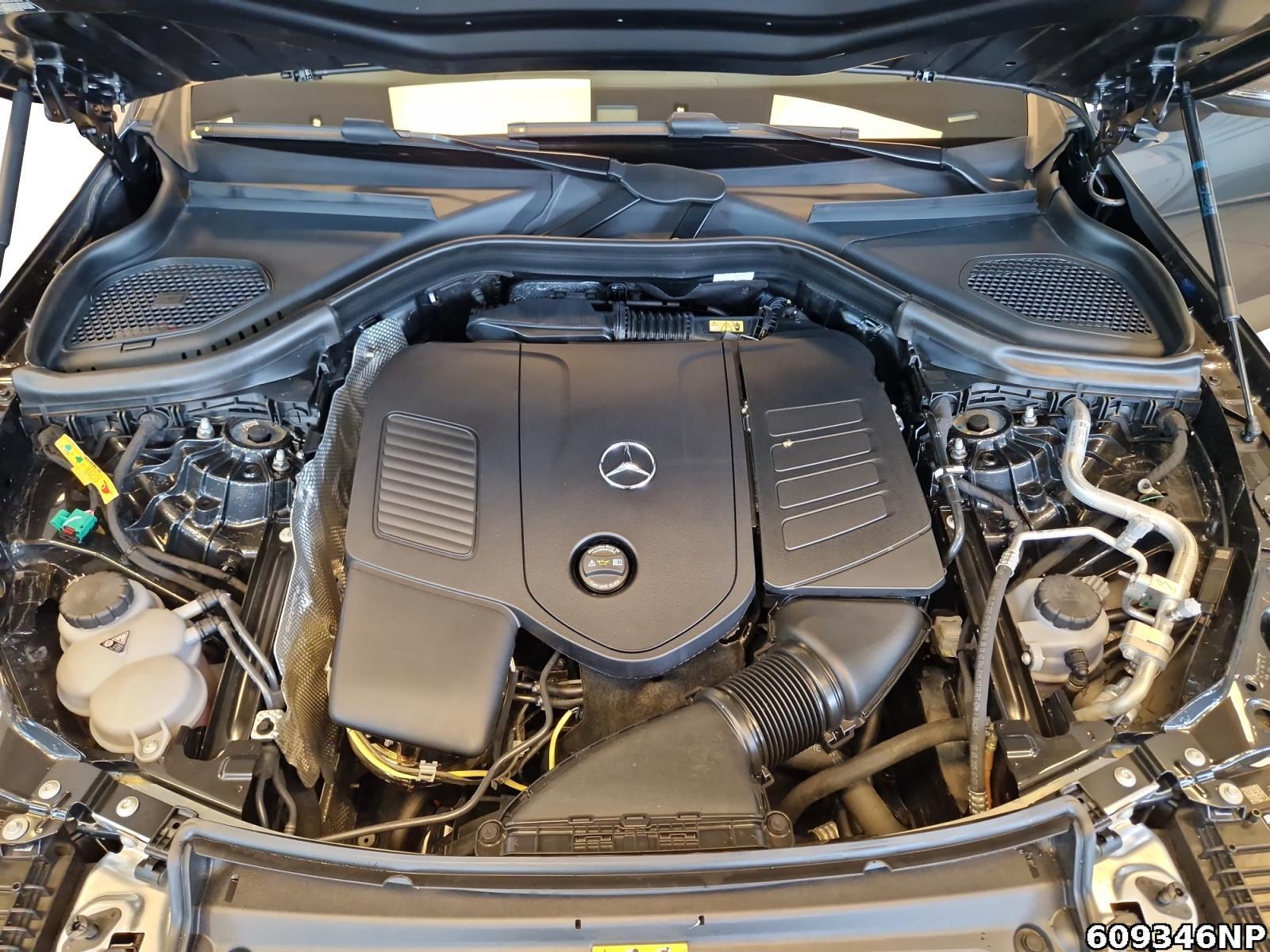 Fahrzeugabbildung Mercedes-Benz GLC 300 e 4M AMG Coupé AHK DIGITAL Distronic+