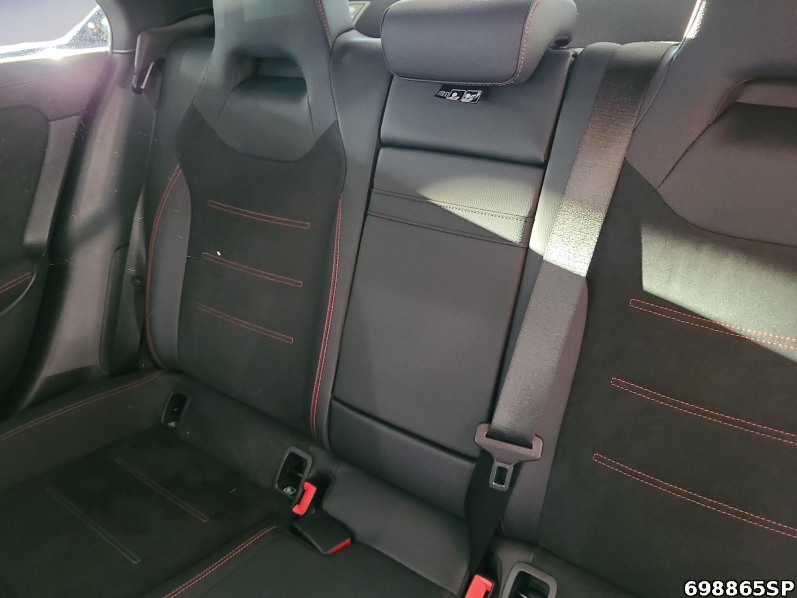 Fahrzeugabbildung Mercedes-Benz CLA 250 4M AMG Pano Kamera Totwinkel Ambiente