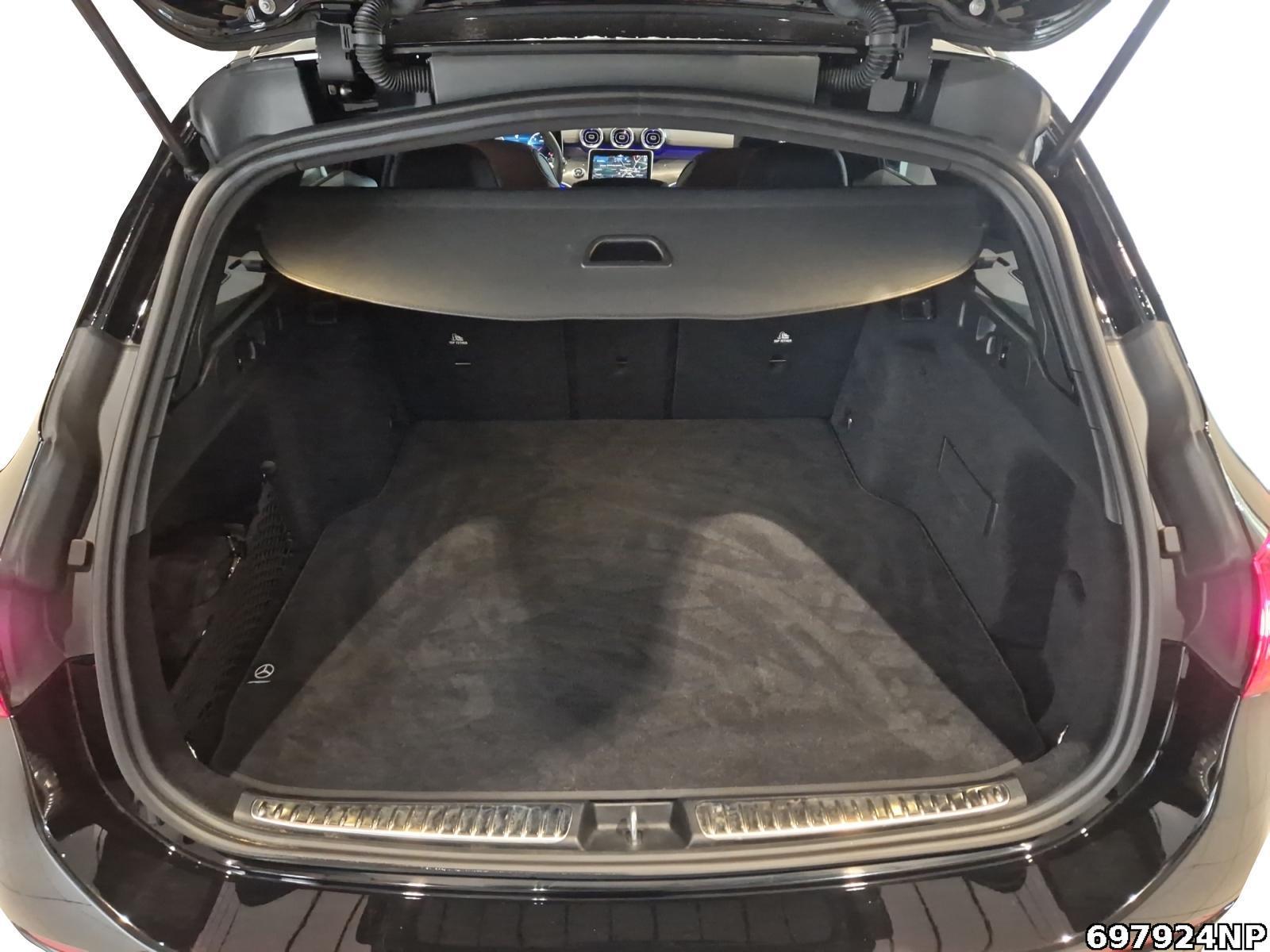 Fahrzeugabbildung Mercedes-Benz C 300 d T AMG DIGITAL LIGHT Memory AHK Ambiente