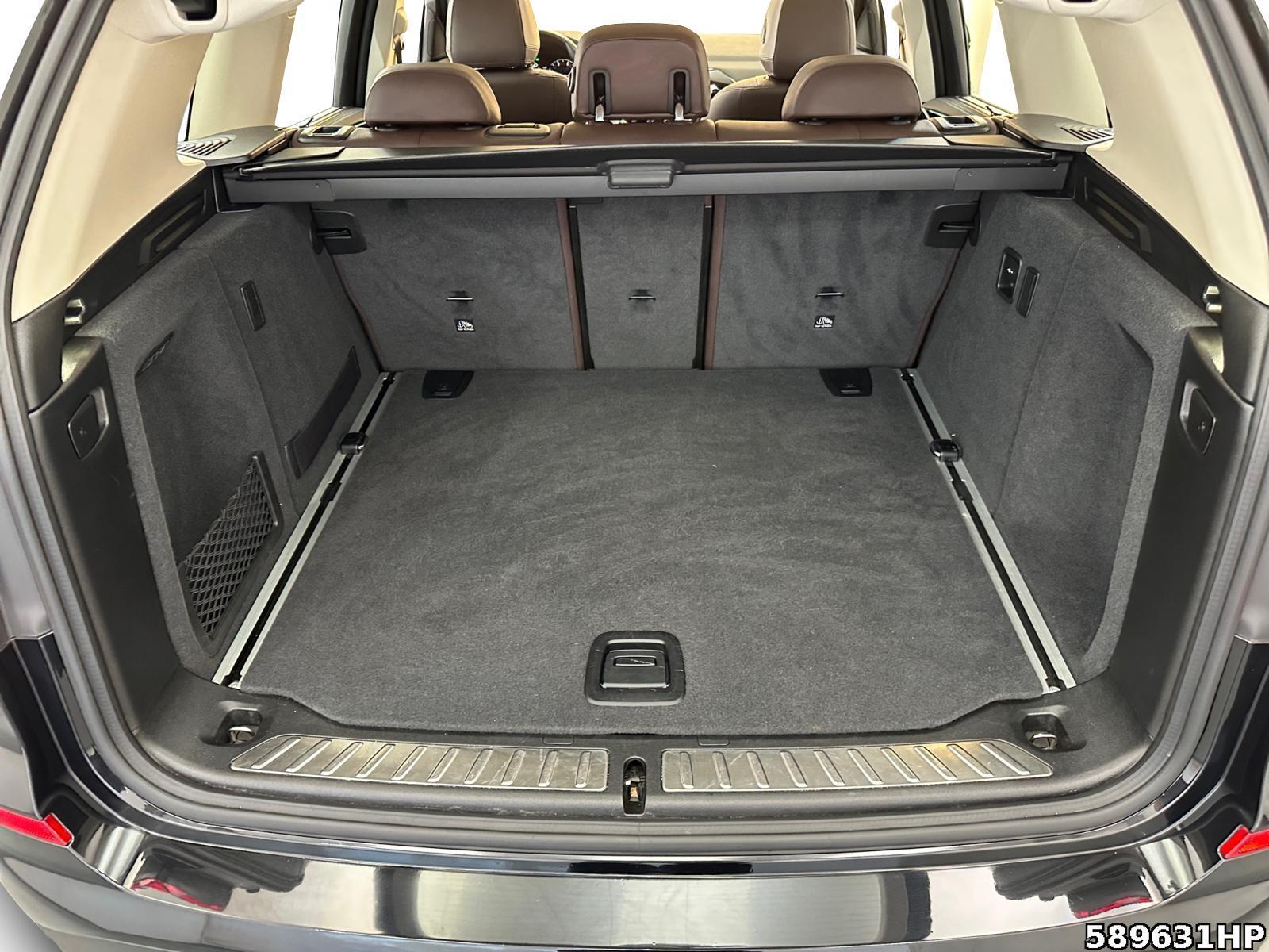 Fahrzeugabbildung BMW X3 xDrive 30d *AHK Pano Distronic Ambiente 19