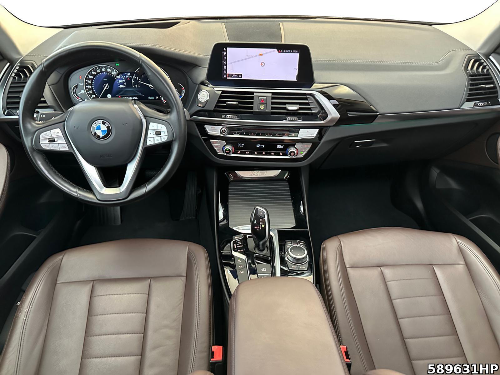 Fahrzeugabbildung BMW X3 xDrive 30d *AHK Pano Distronic Ambiente 19