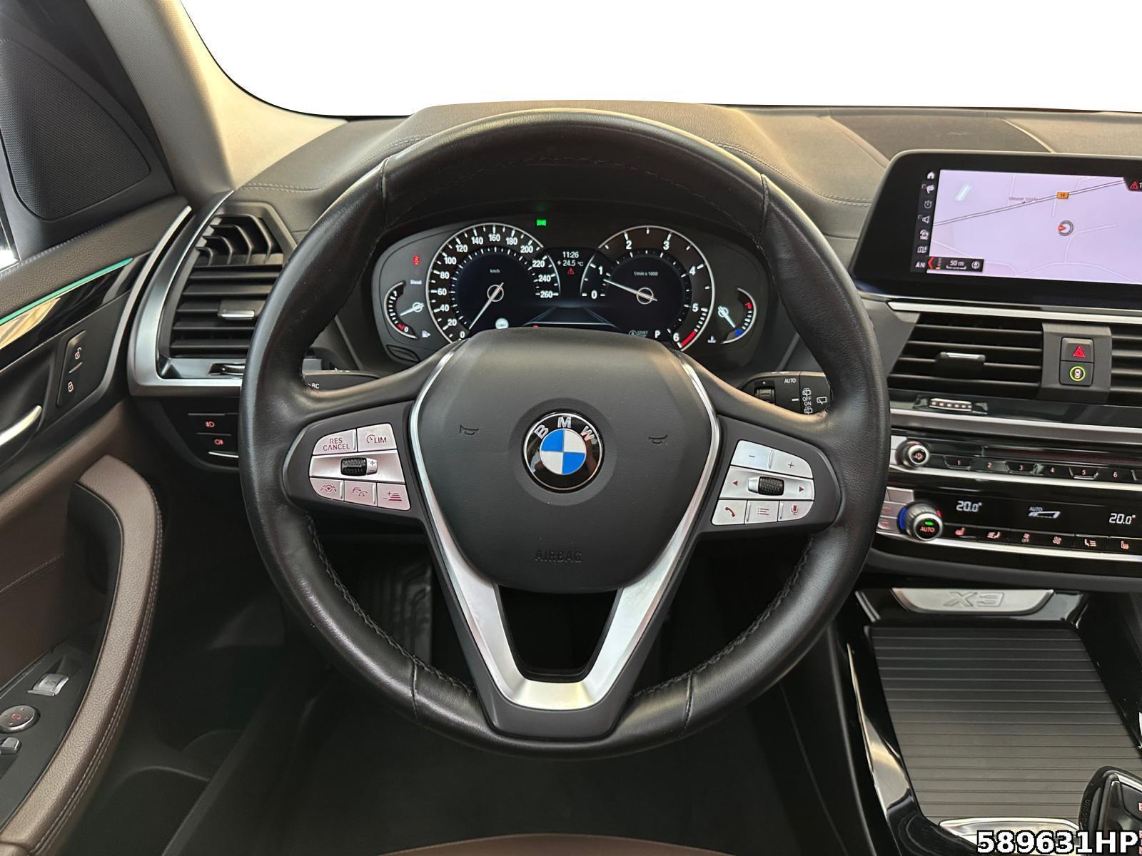 Fahrzeugabbildung BMW X3 xDrive 30d *AHK Pano Distronic Ambiente 19