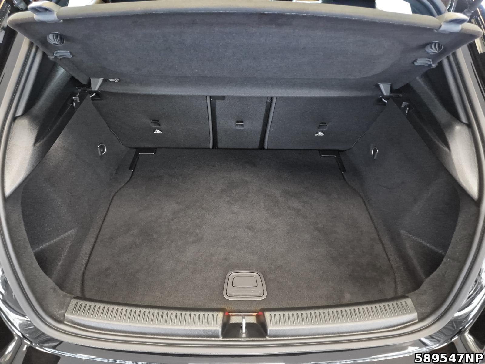Fahrzeugabbildung Mercedes-Benz A 200 d AMG Ahk Keyless Multibeam Kamera