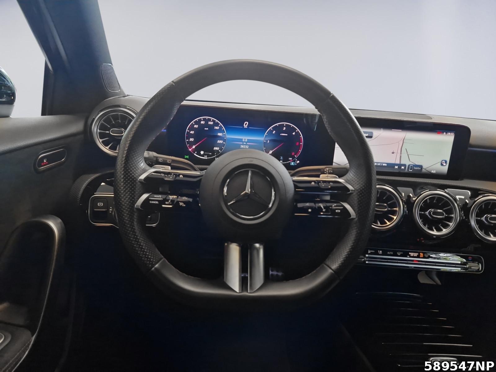 Fahrzeugabbildung Mercedes-Benz A 200 d AMG Ahk Keyless Multibeam Kamera