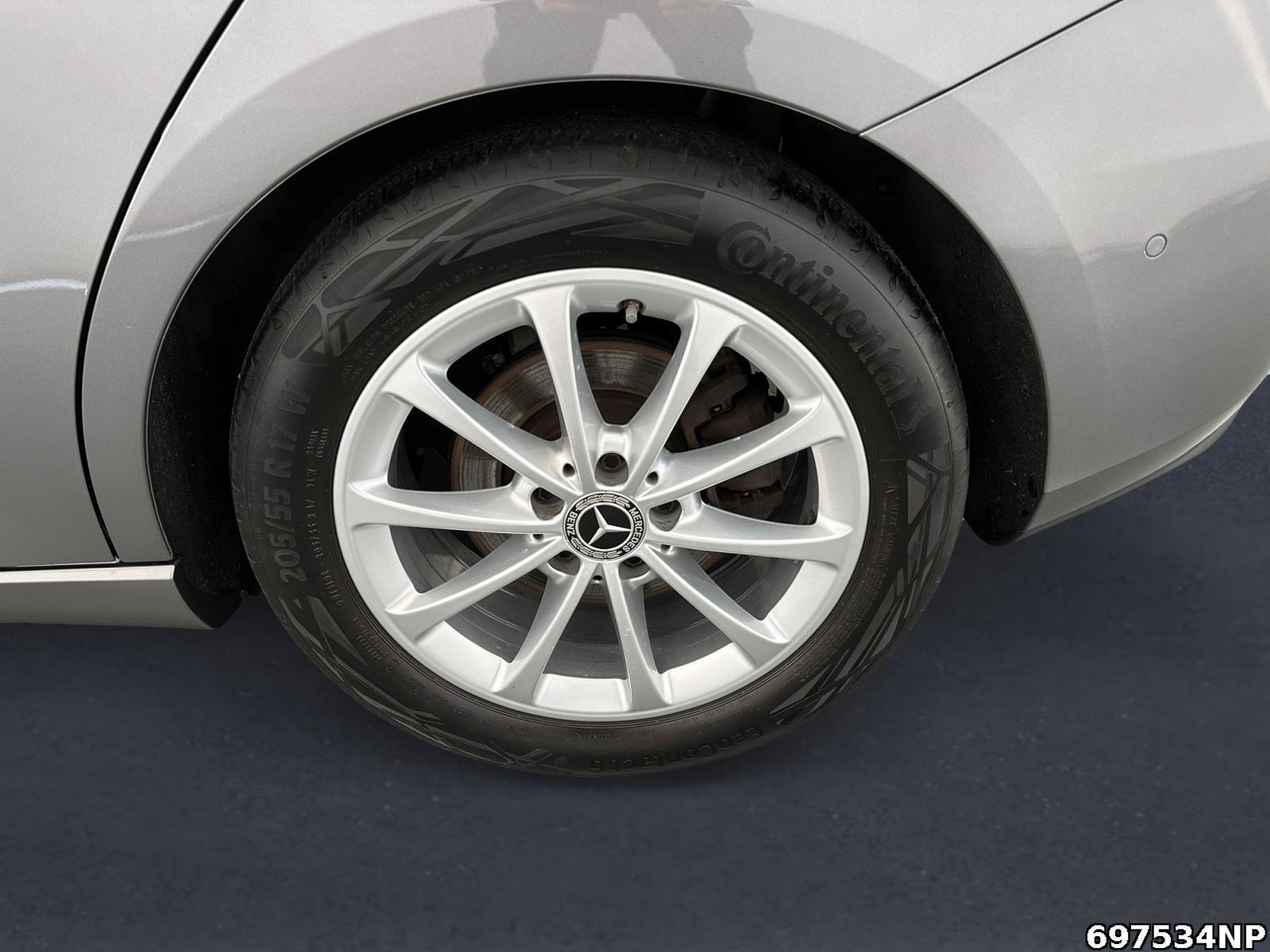 Fahrzeugabbildung Mercedes-Benz B 220 4M Progressive AHK Multibeam Distronic 17