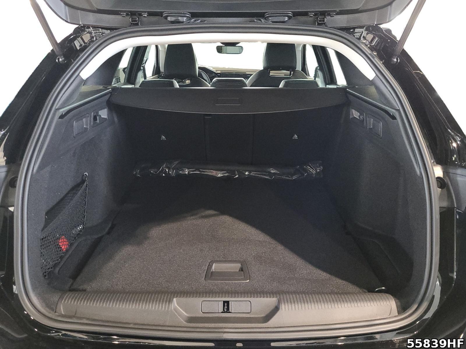 Fahrzeugabbildung Peugeot 308 SW Allure Hybrid 145 PS AT