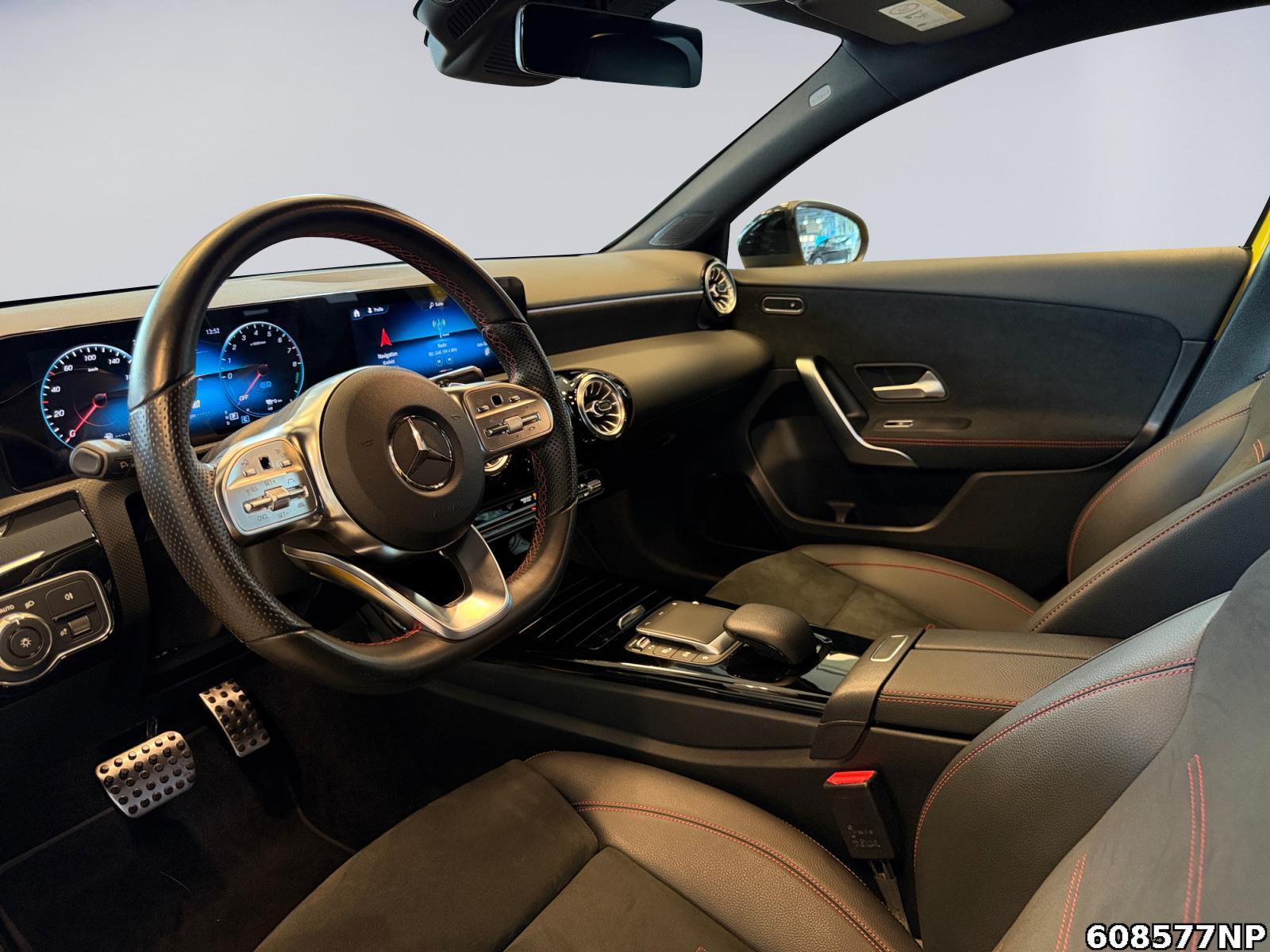 Fahrzeugabbildung Mercedes-Benz A 250 AMG Line AHK Distronic Night MULTIBEAM