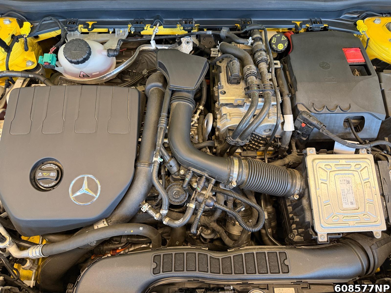 Fahrzeugabbildung Mercedes-Benz A 250 AMG Line AHK Distronic Night MULTIBEAM
