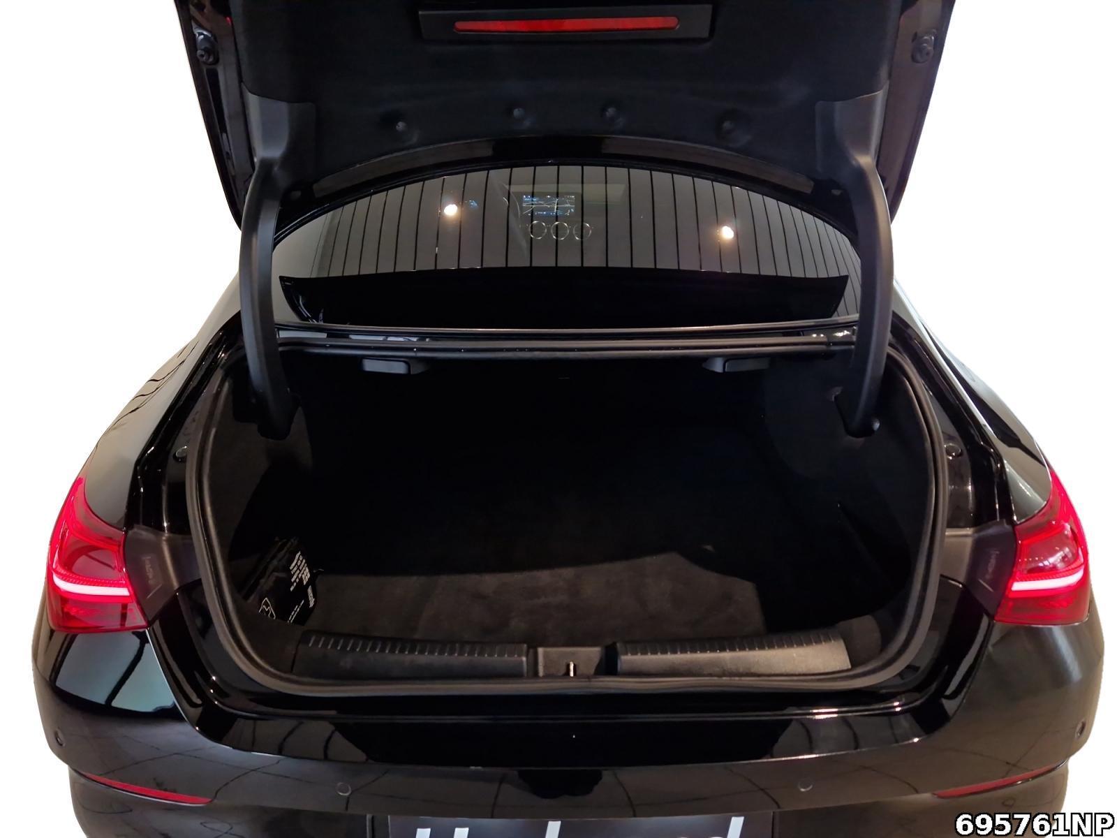 Fahrzeugabbildung Mercedes-Benz CLA 200 d AMG Night Pano KEYLESS Kamera Ambiente