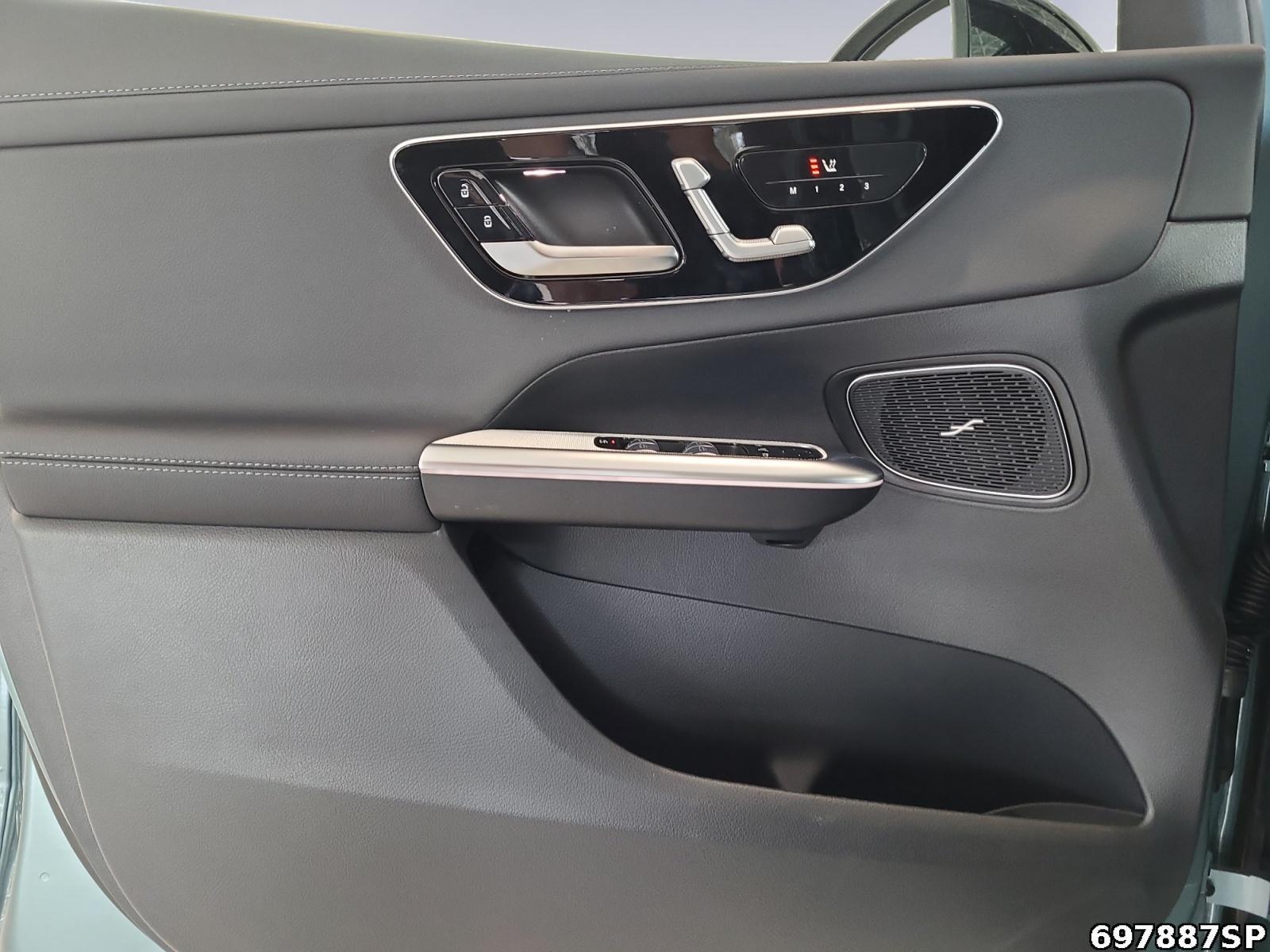 Fahrzeugabbildung Mercedes-Benz GLC 300 de 4M AMG Pano DIGITAL LIGHT AHK Memory