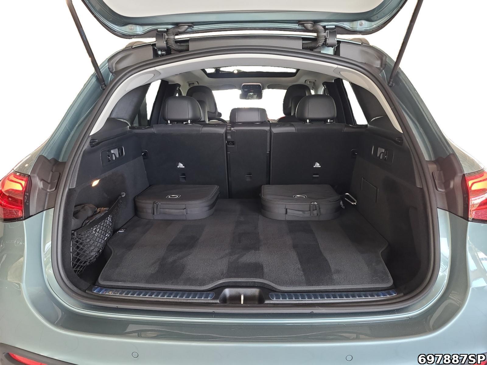 Fahrzeugabbildung Mercedes-Benz GLC 300 de 4M AMG Pano DIGITAL LIGHT AHK Memory