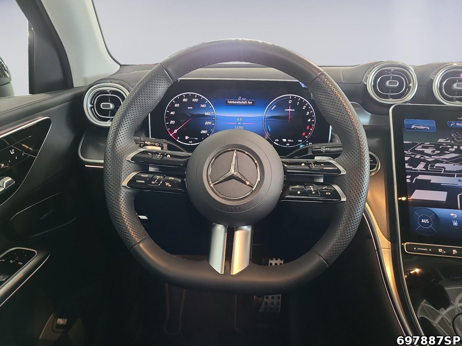 Fahrzeugabbildung Mercedes-Benz GLC 300 de 4M AMG Pano DIGITAL LIGHT AHK Memory