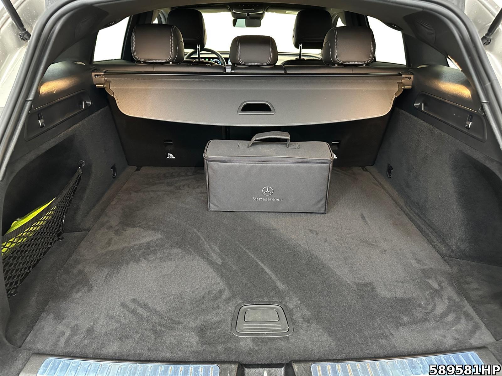 Fahrzeugabbildung Mercedes-Benz EQC 4M DISTRONIC Memory AHK 360° Kamera DAB+