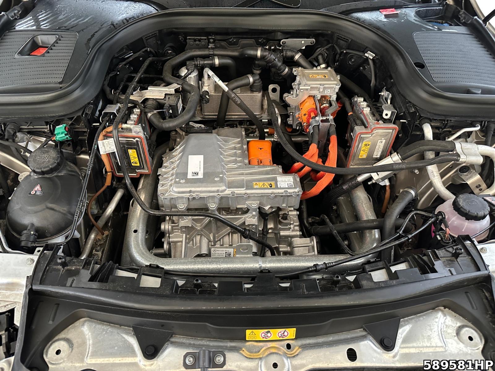 Fahrzeugabbildung Mercedes-Benz EQC 4M DISTRONIC Memory AHK 360° Kamera DAB+