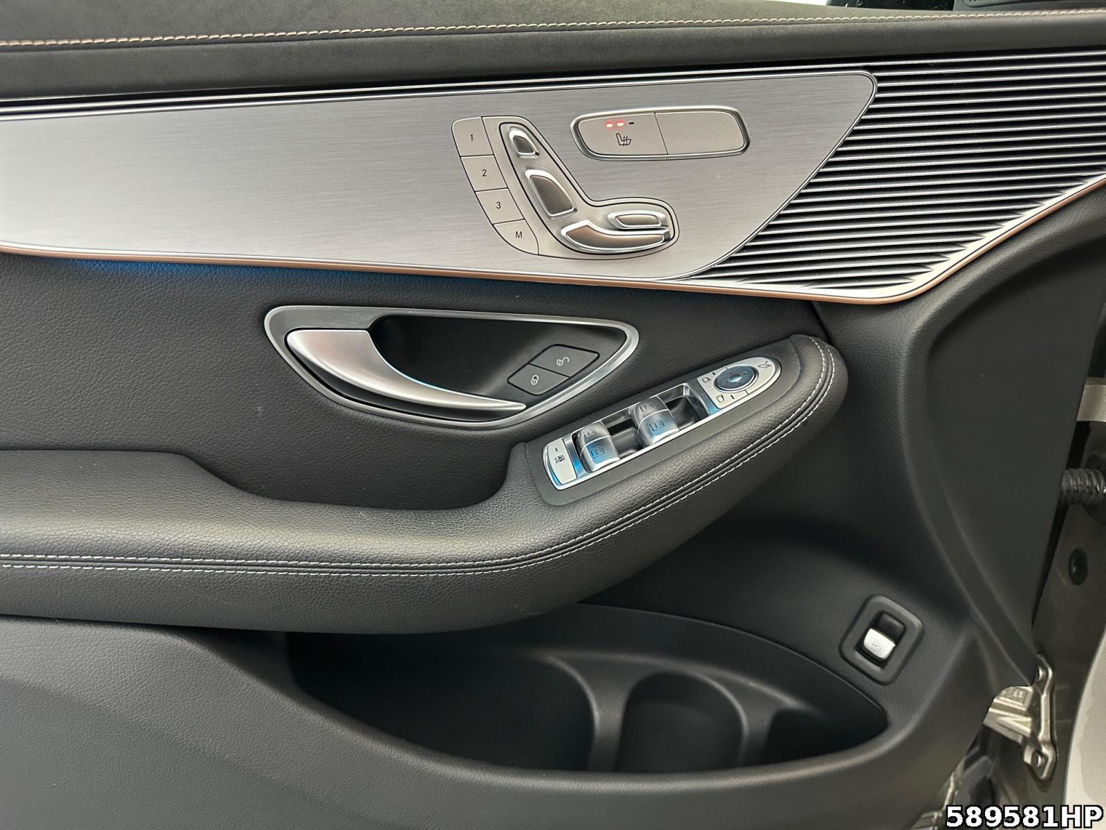 Fahrzeugabbildung Mercedes-Benz EQC 4M DISTRONIC Memory AHK 360° Kamera DAB+