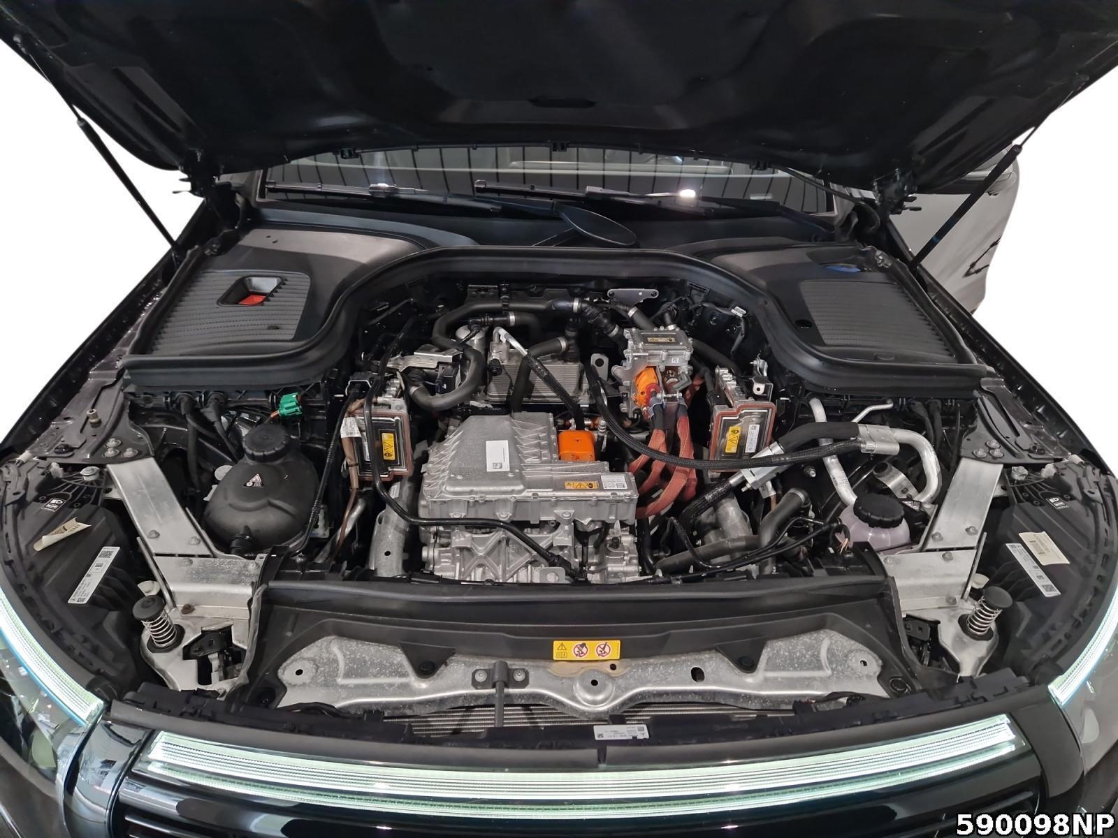 Fahrzeugabbildung Mercedes-Benz EQC 4M AMG Multibeam LMF 21