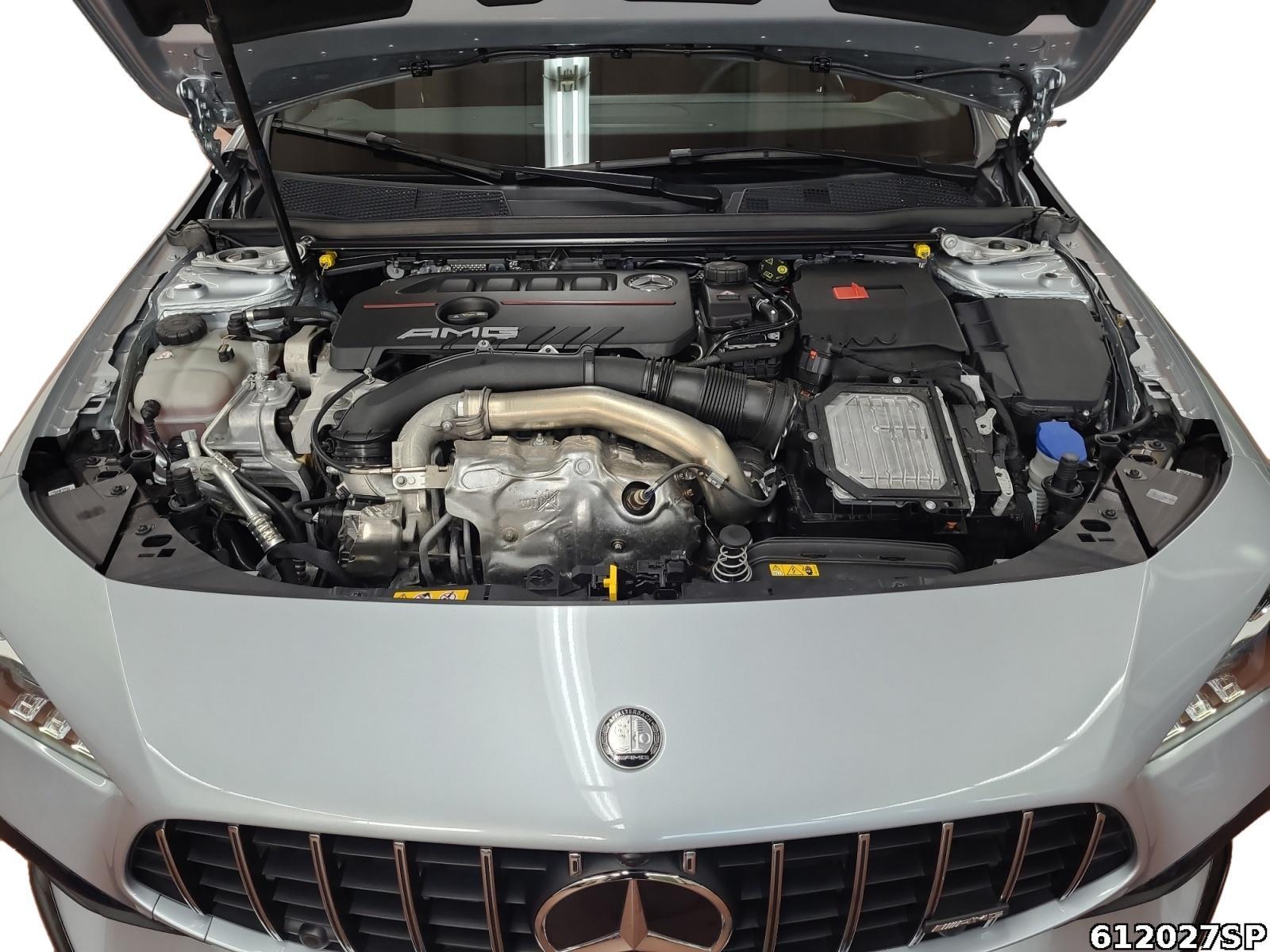 Fahrzeugabbildung Mercedes-Benz CLA 35 AMG 4M Coupé AMG Pano Night AeroPaket