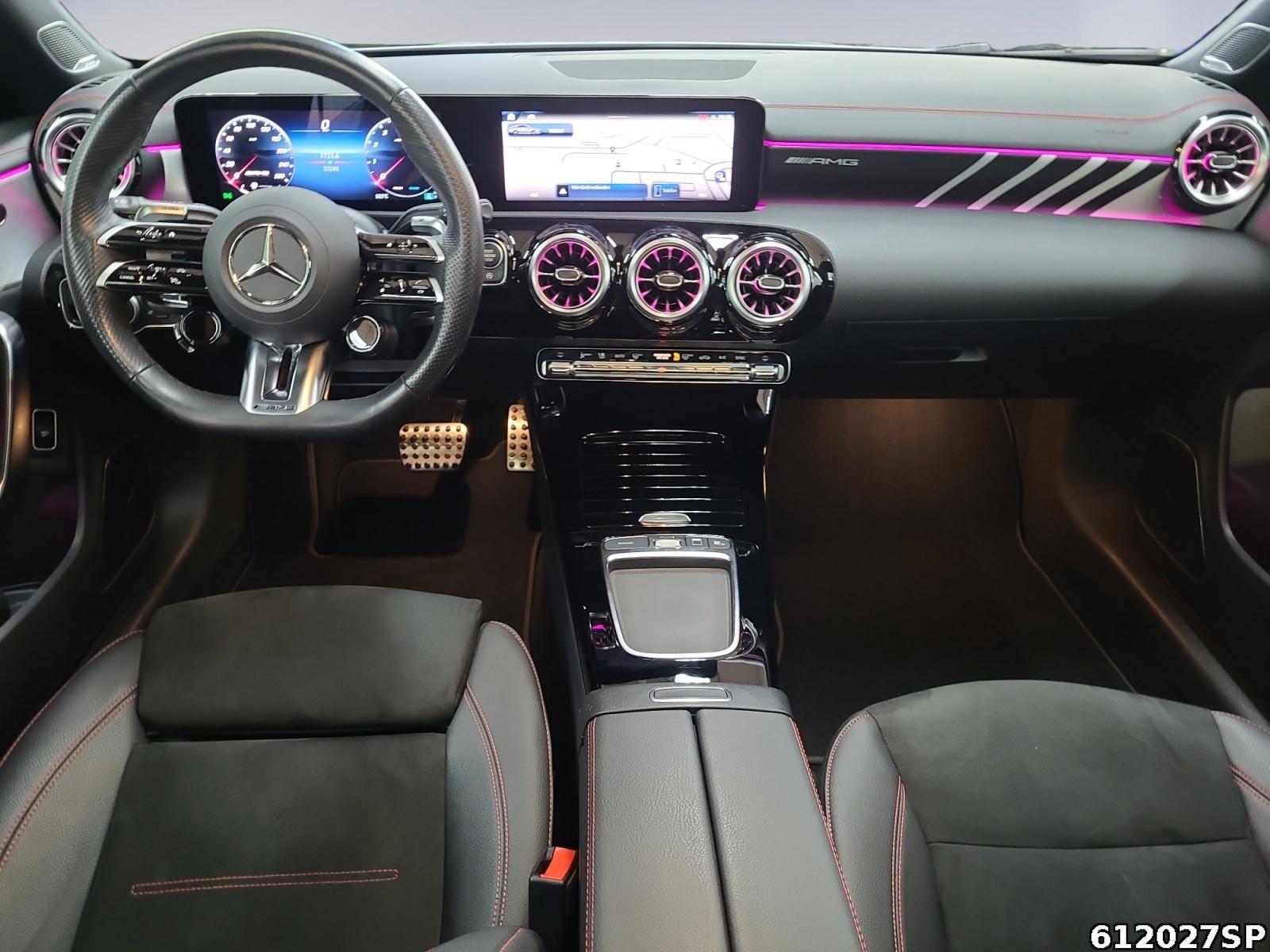 Fahrzeugabbildung Mercedes-Benz CLA 35 AMG 4M Coupé AMG Pano Night AeroPaket