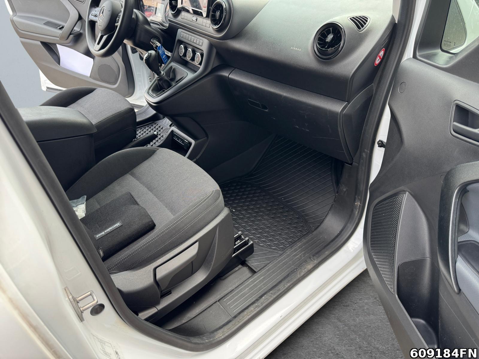 Fahrzeugabbildung Mercedes-Benz Citan 110 PRO*MBUX-Navigation-DAB*Kamera*