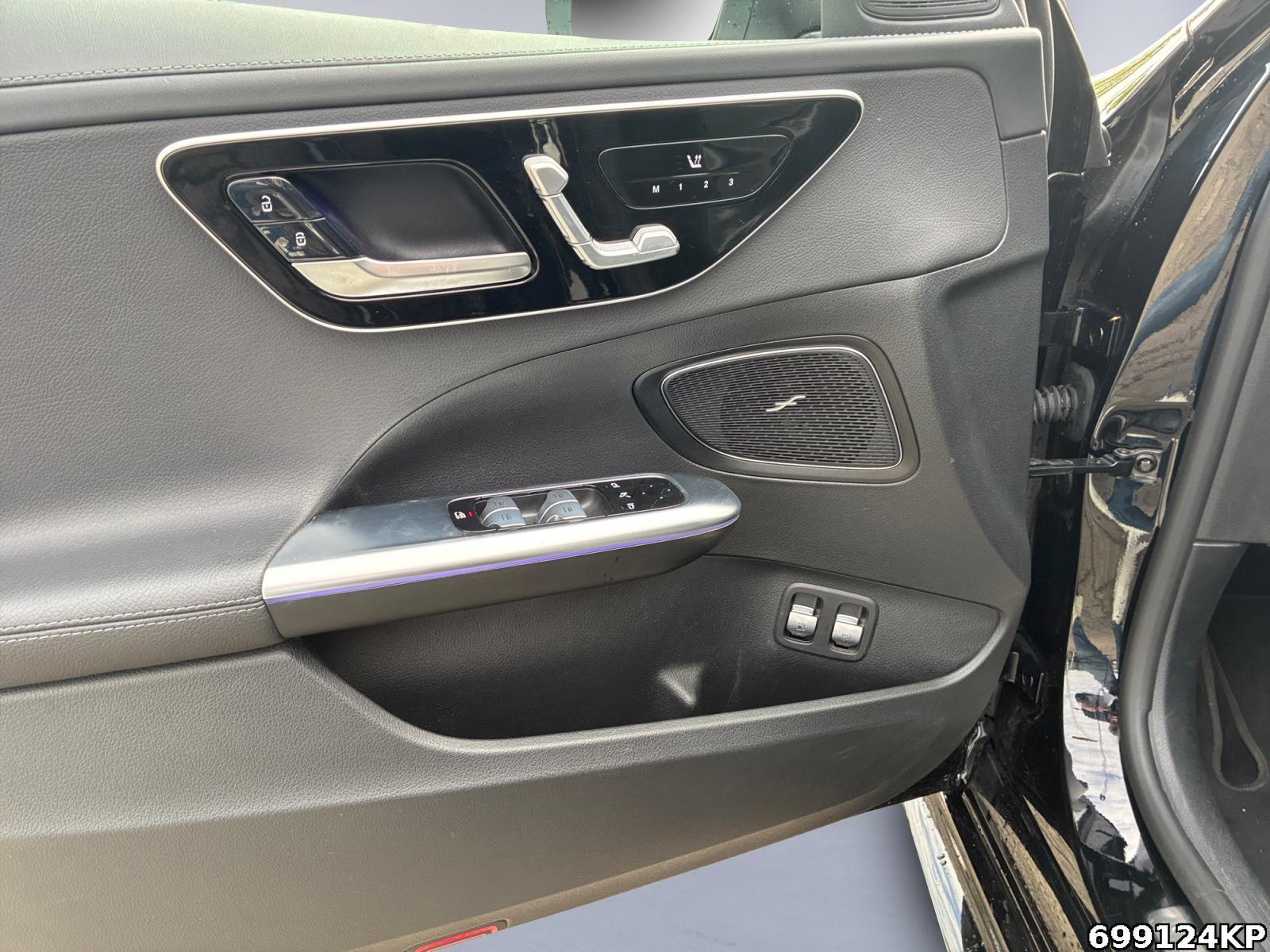 Fahrzeugabbildung Mercedes-Benz C 300 e T AMG Distronic Memory Digital Light