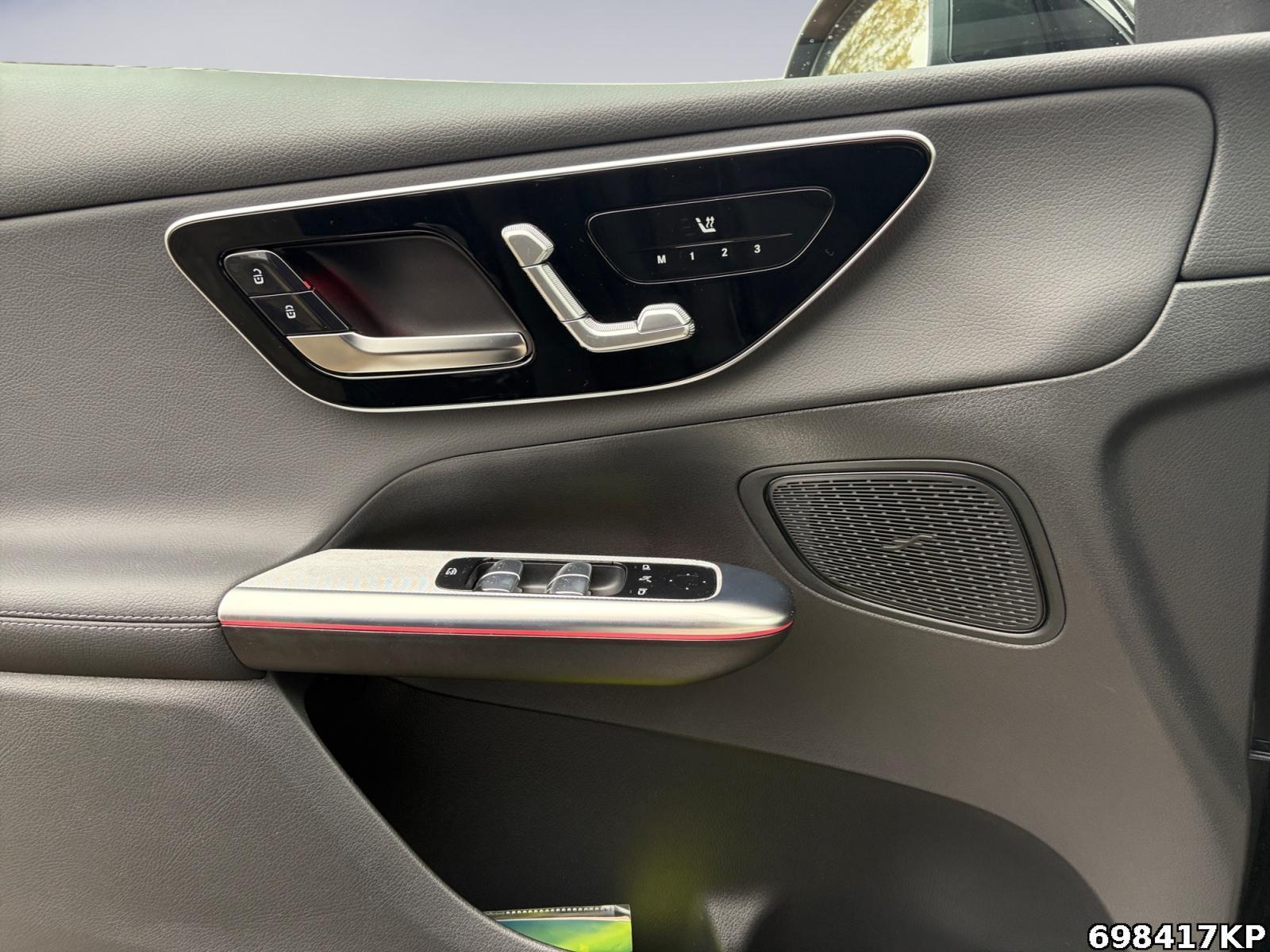 Fahrzeugabbildung Mercedes-Benz GLC 300 de 4M Avantgarde AHK Memory 360° Distron