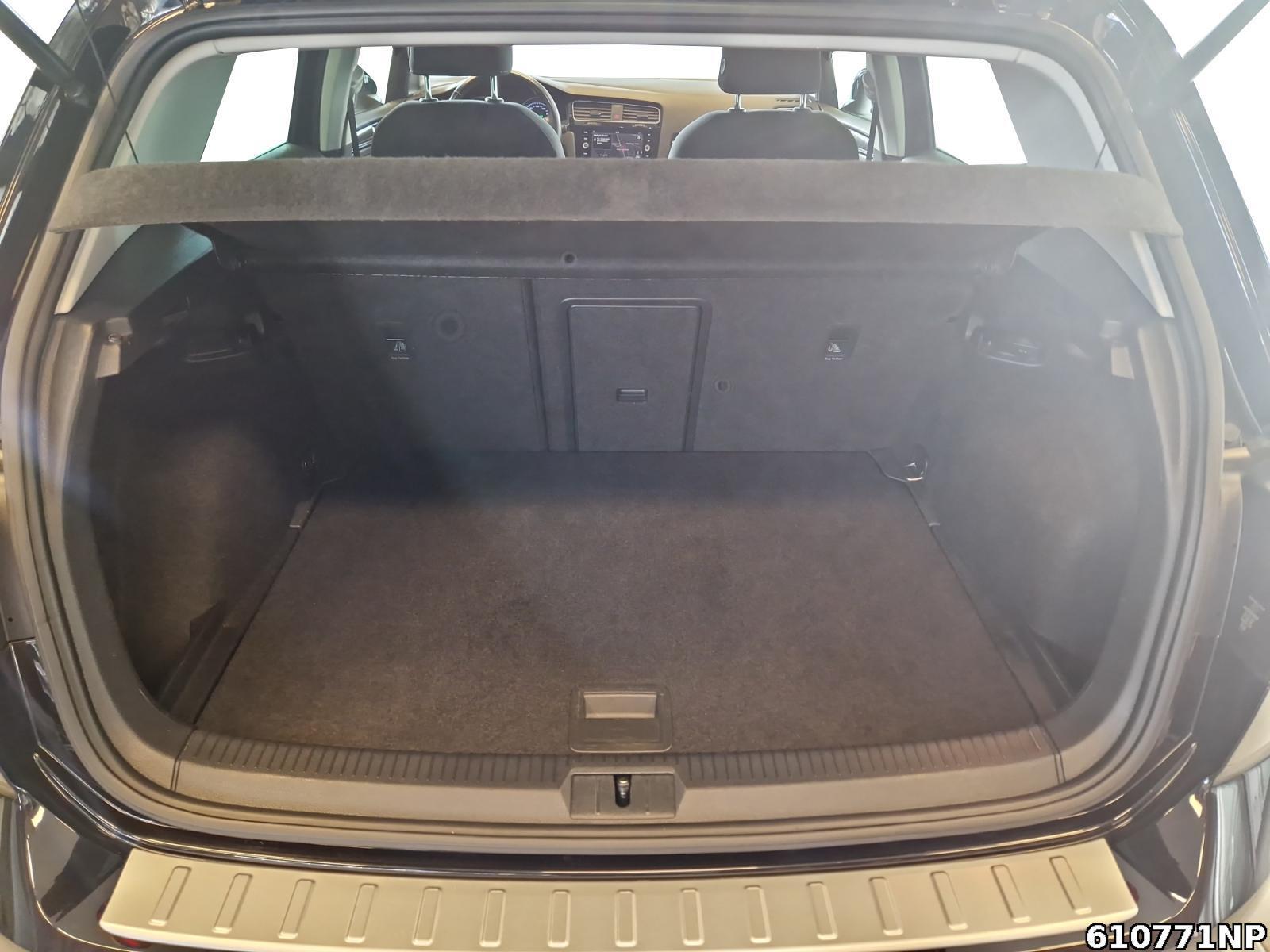Fahrzeugabbildung Volkswagen Golf VII 1.5 TSI Highline Navi LED Business Pa.