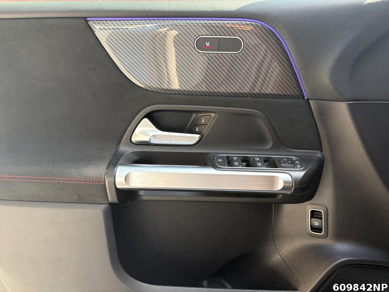 Fahrzeugabbildung Mercedes-Benz GLB 200 d AMG AHK Kamera Easypack LED Adv.Sound