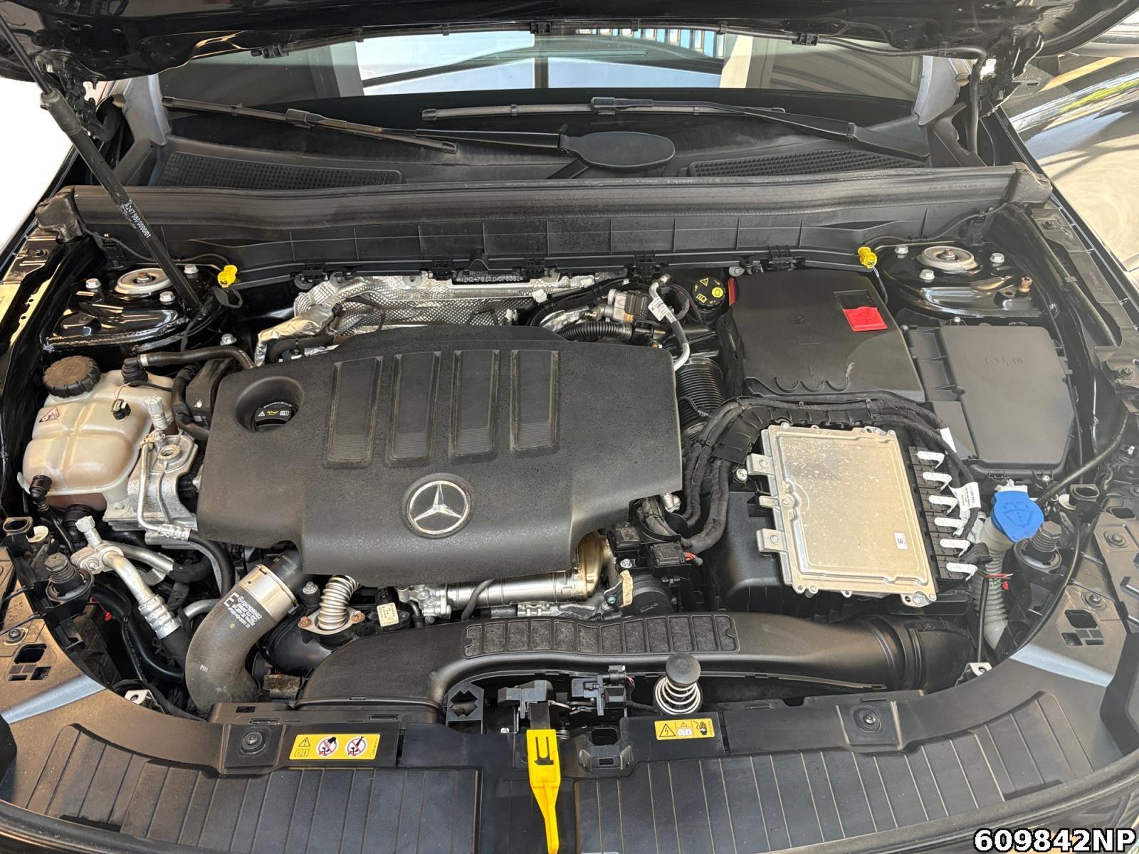 Fahrzeugabbildung Mercedes-Benz GLB 200 d AMG AHK Kamera Easypack LED Adv.Sound