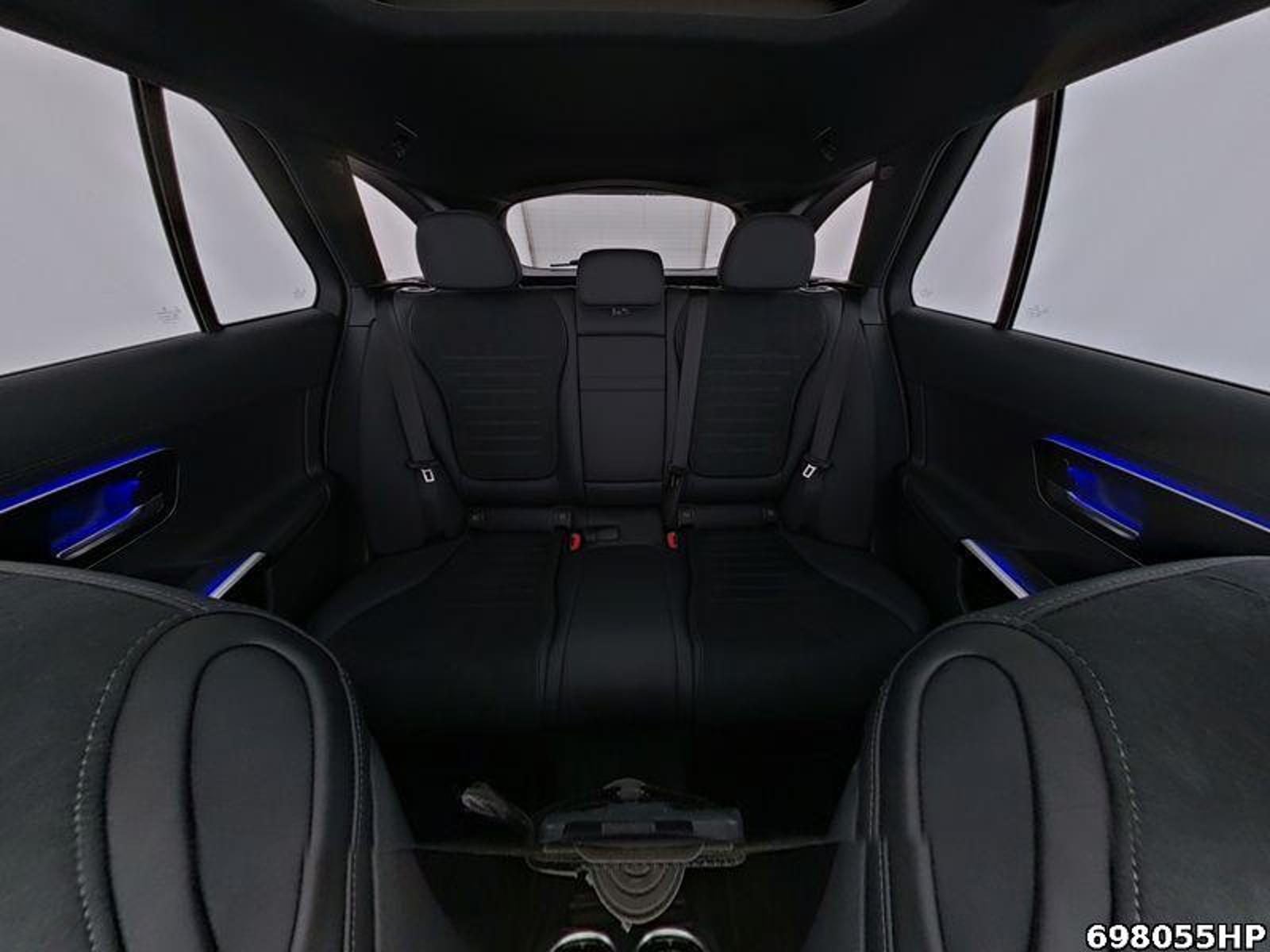 Fahrzeugabbildung Mercedes-Benz C 180 T AMG AHK Pano Night Lenkradhzg Rückfahrk