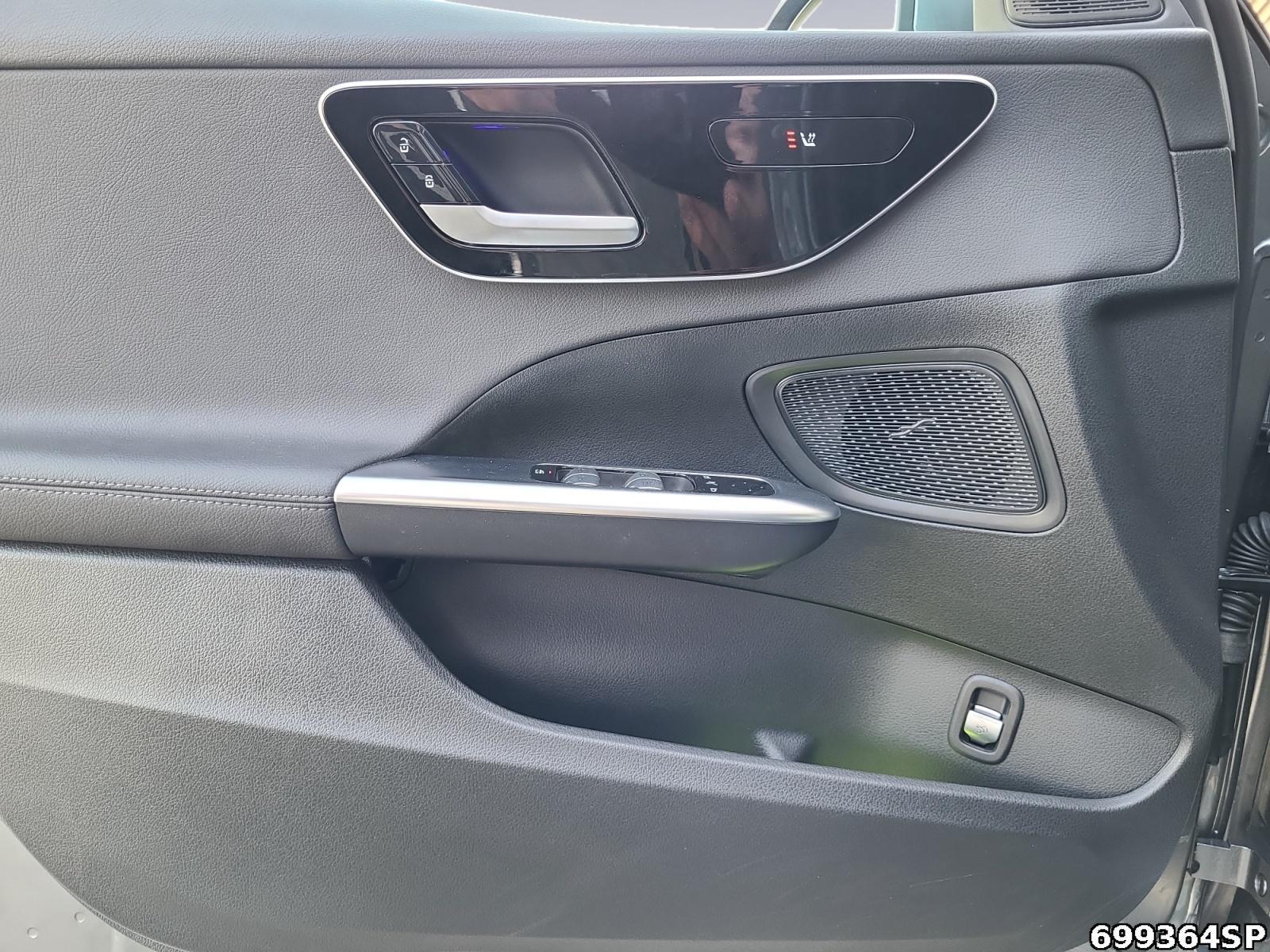 Fahrzeugabbildung Mercedes-Benz C 180 Avantgarde DISTRONIC Kamera LED CarPlay