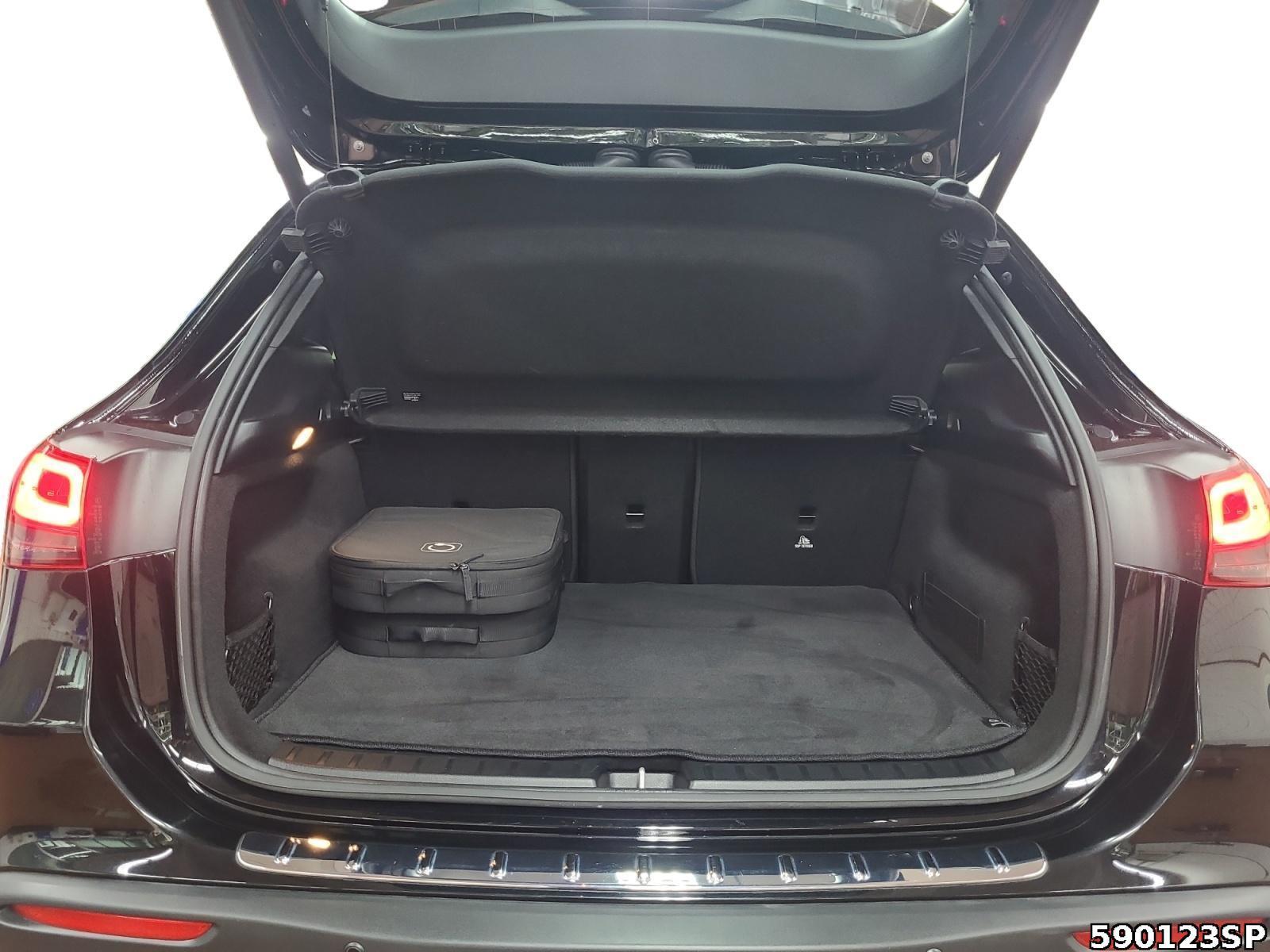 Fahrzeugabbildung Mercedes-Benz EQA AMG Rückfahrkamera. Sitzhezg. Ambiente.