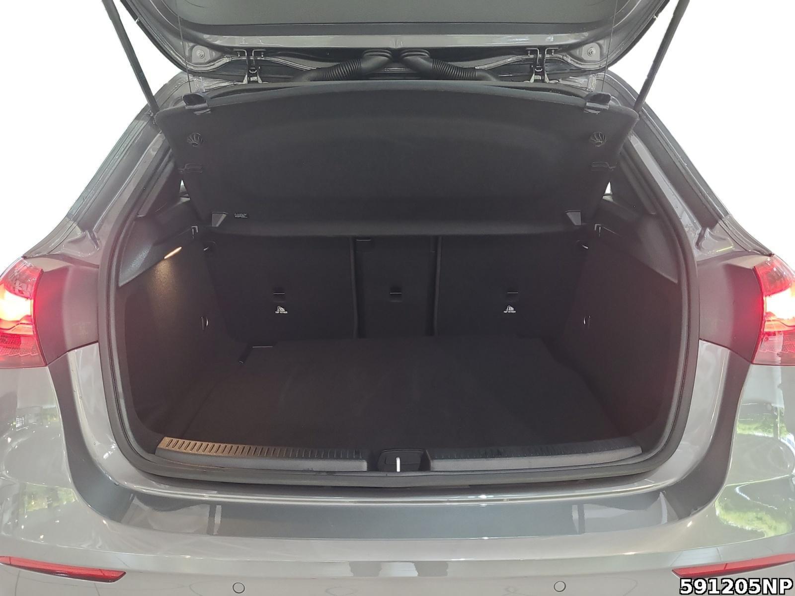 Fahrzeugabbildung Mercedes-Benz A 200 AMG Distronic Kamera LED Keyless Ambiente