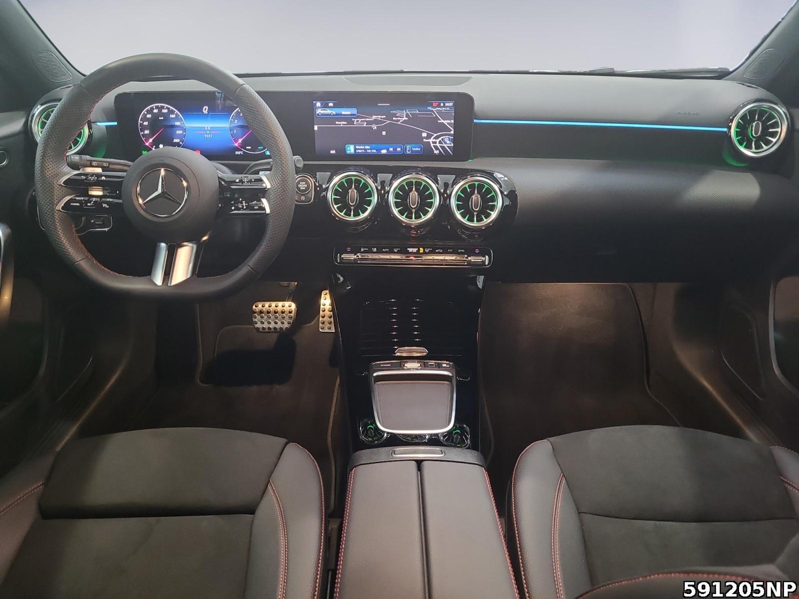 Fahrzeugabbildung Mercedes-Benz A 200 AMG Distronic Kamera LED Keyless Ambiente