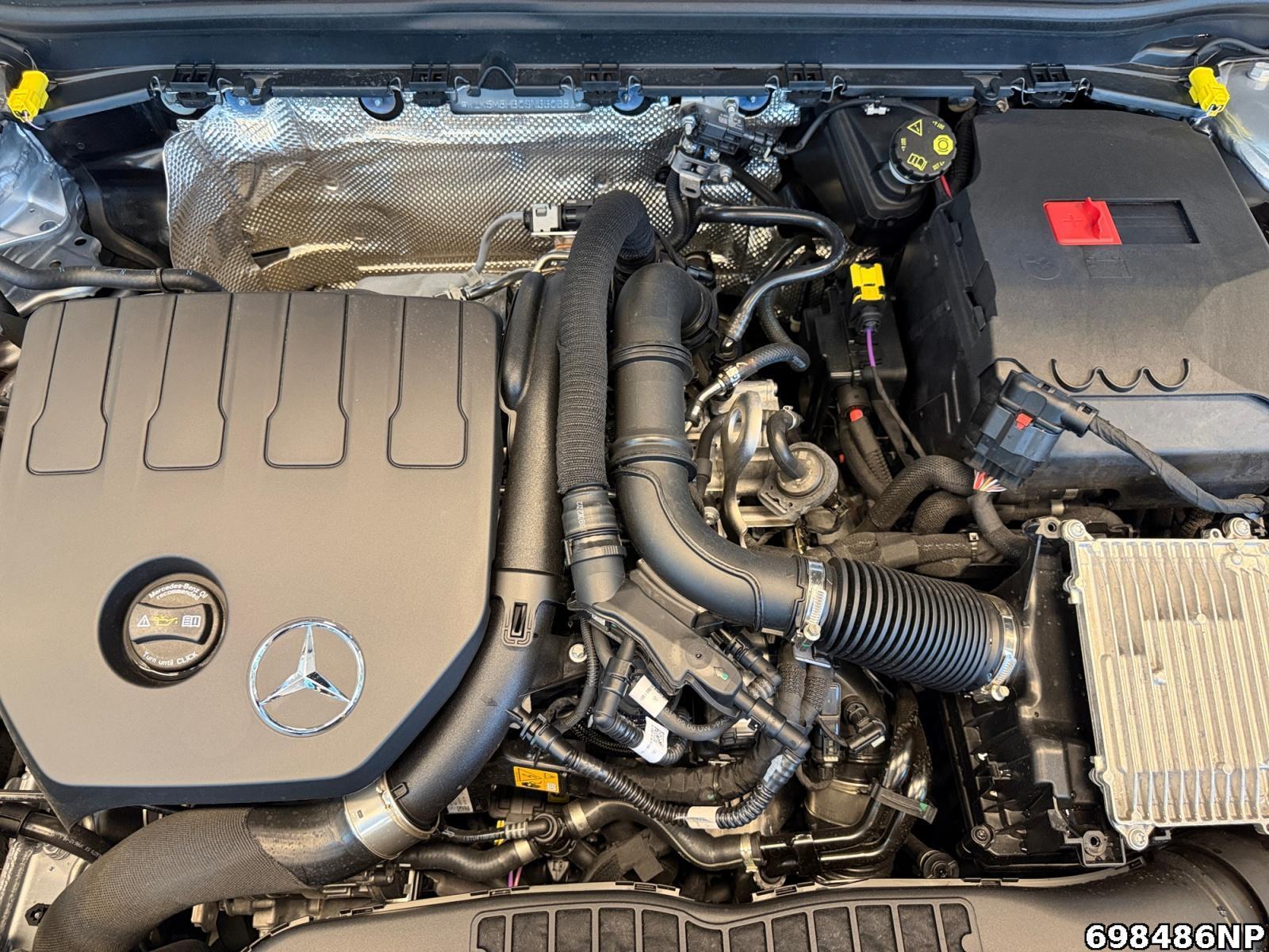 Fahrzeugabbildung Mercedes-Benz CLA 200 Shooting Brake AMG Line Pano Kamera 360 LED Totw.
