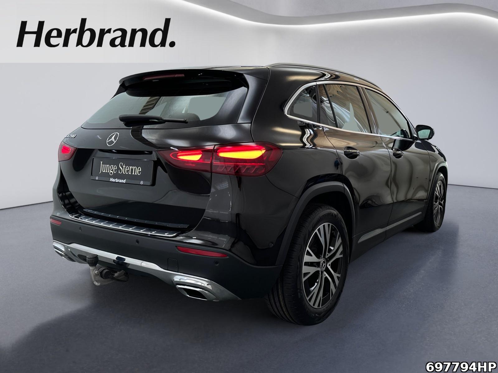 Fahrzeugabbildung Mercedes-Benz GLA 200 Progressive AHK Distronic Kamera DAB+