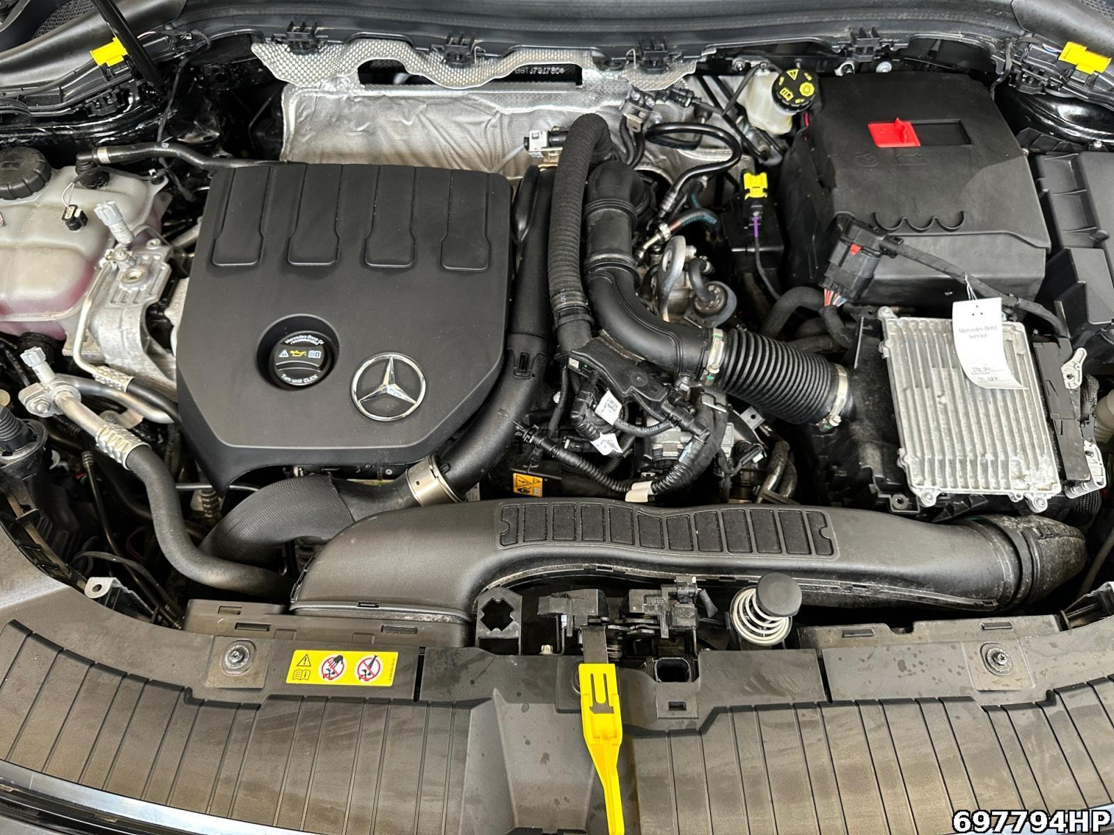 Fahrzeugabbildung Mercedes-Benz GLA 200 Progressive AHK Distronic Kamera DAB+