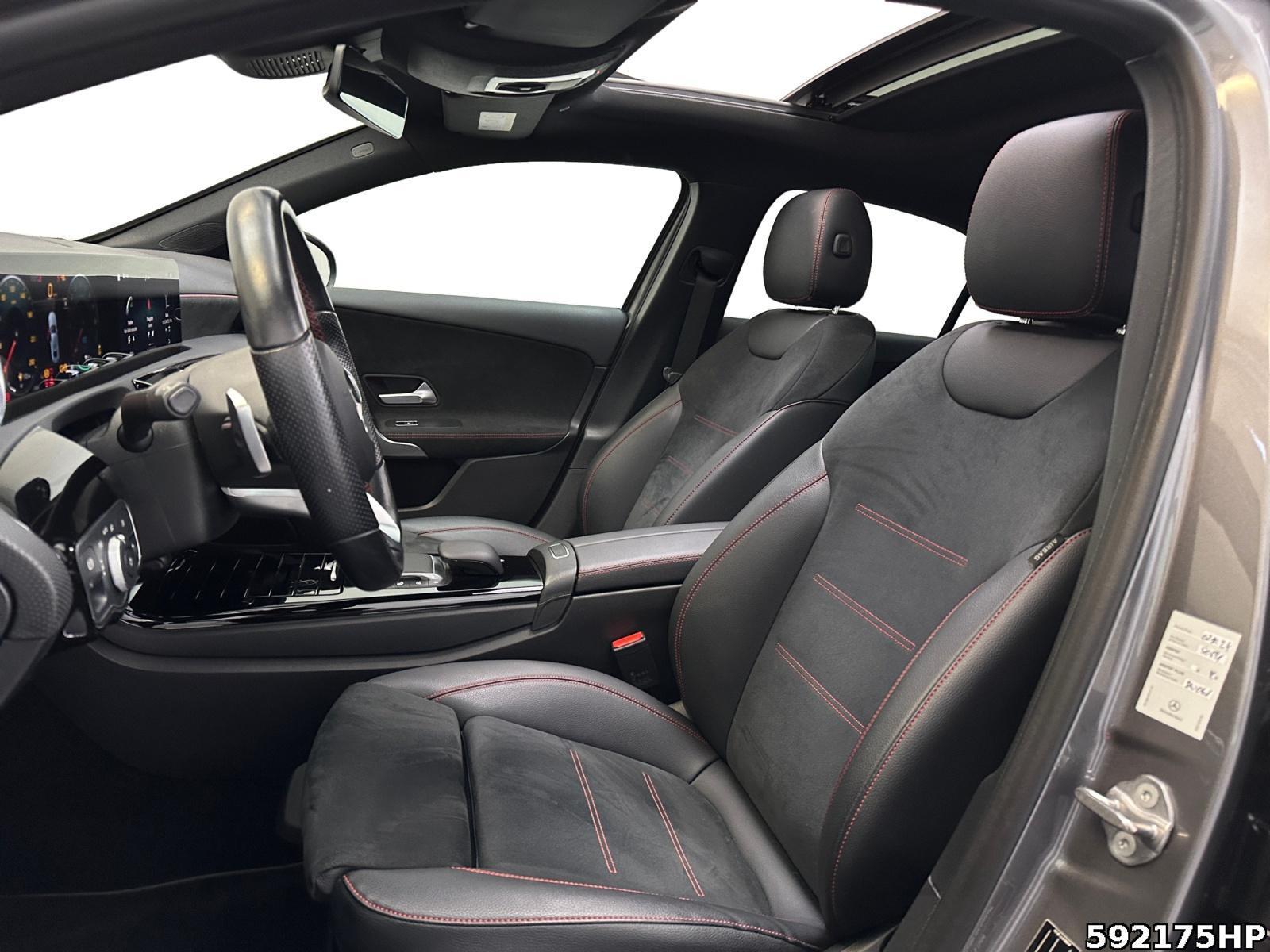 Fahrzeugabbildung Mercedes-Benz A 250 Limousine AMG NIGHT Pano KEYLESS