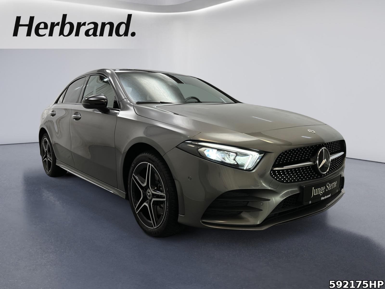 Fahrzeugabbildung Mercedes-Benz A 250 Limousine AMG NIGHT Pano KEYLESS