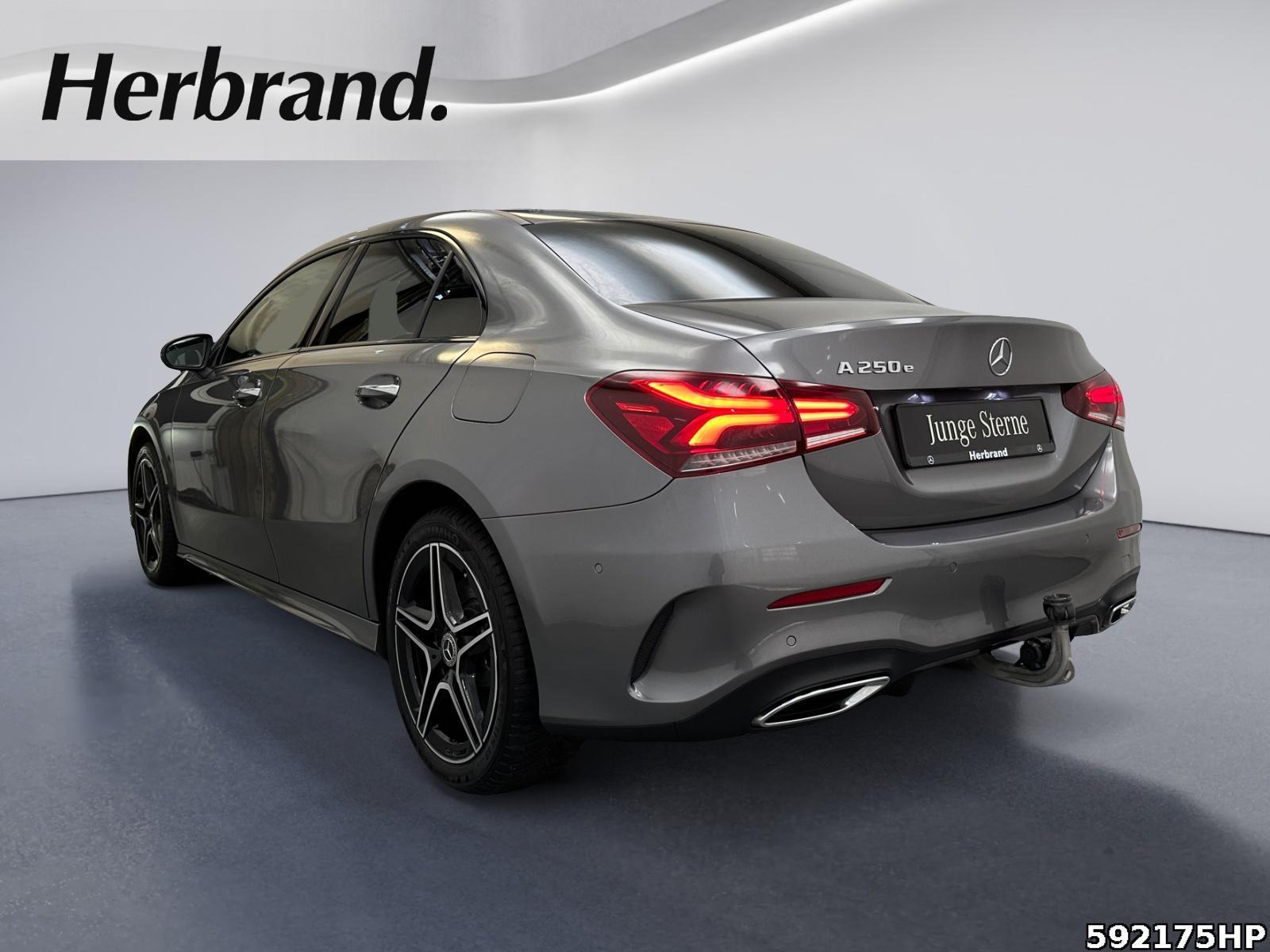 Fahrzeugabbildung Mercedes-Benz A 250 Limousine AMG NIGHT Pano KEYLESS