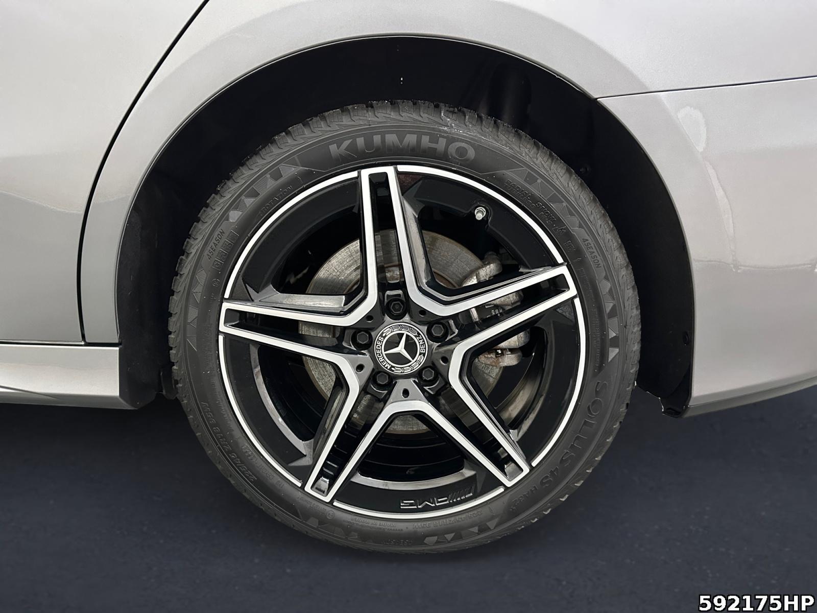 Fahrzeugabbildung Mercedes-Benz A 250 Limousine AMG NIGHT Pano KEYLESS