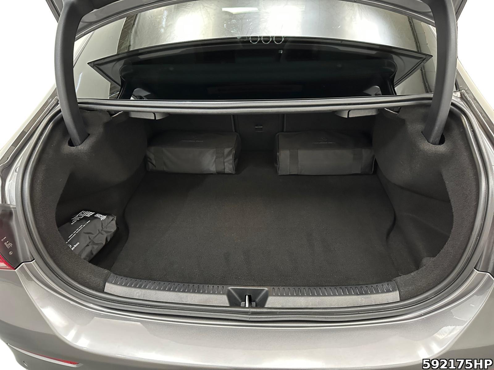 Fahrzeugabbildung Mercedes-Benz A 250 Limousine AMG NIGHT Pano KEYLESS